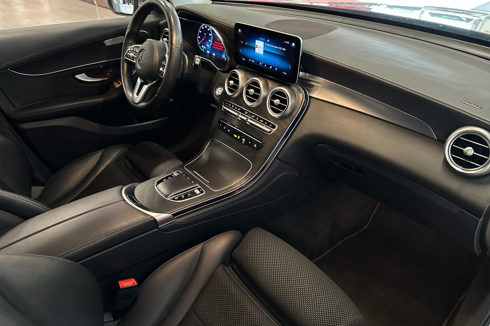 MERCEDES-BENZ GLC 2020
