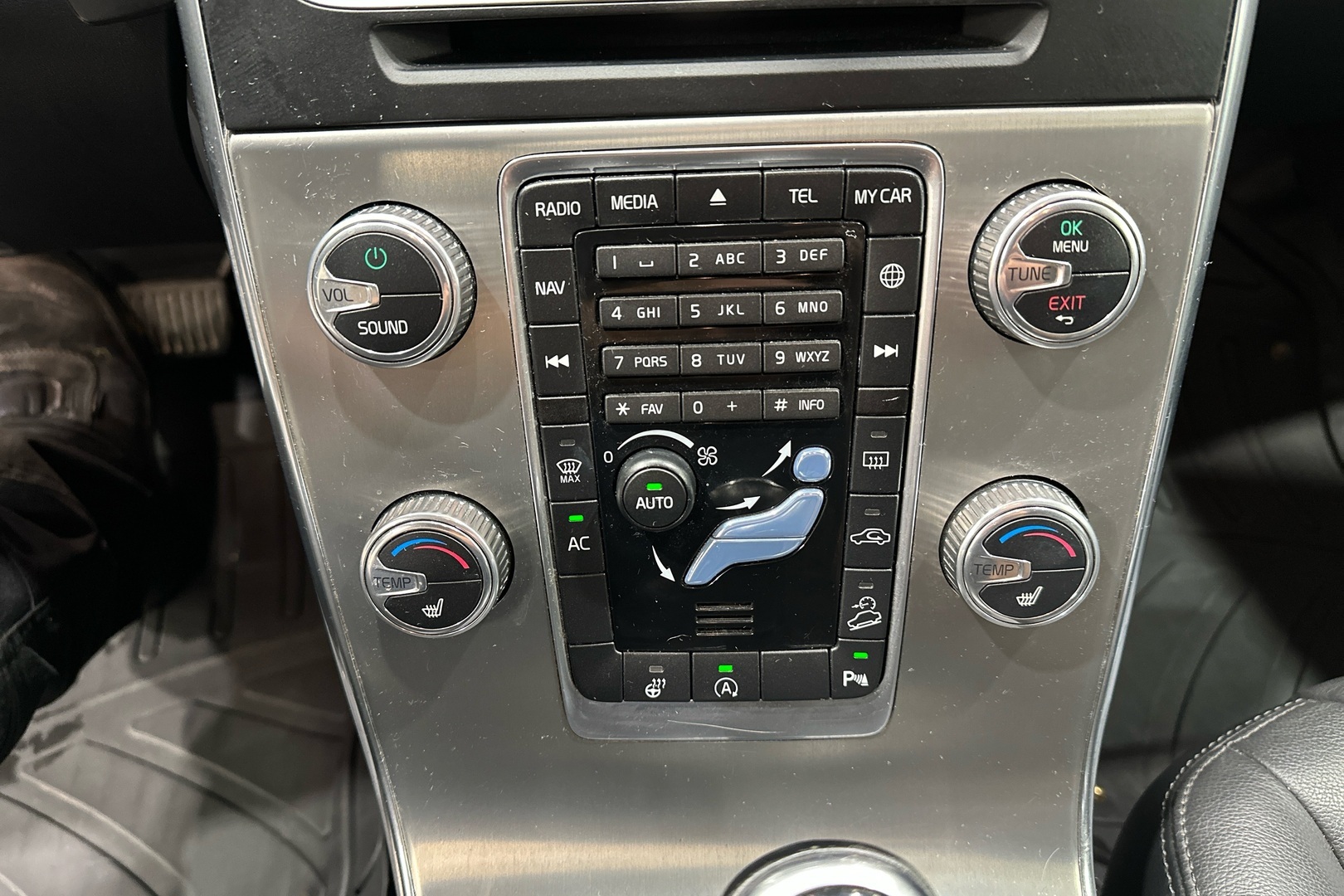 VOLVO V60 Cross Country 2017