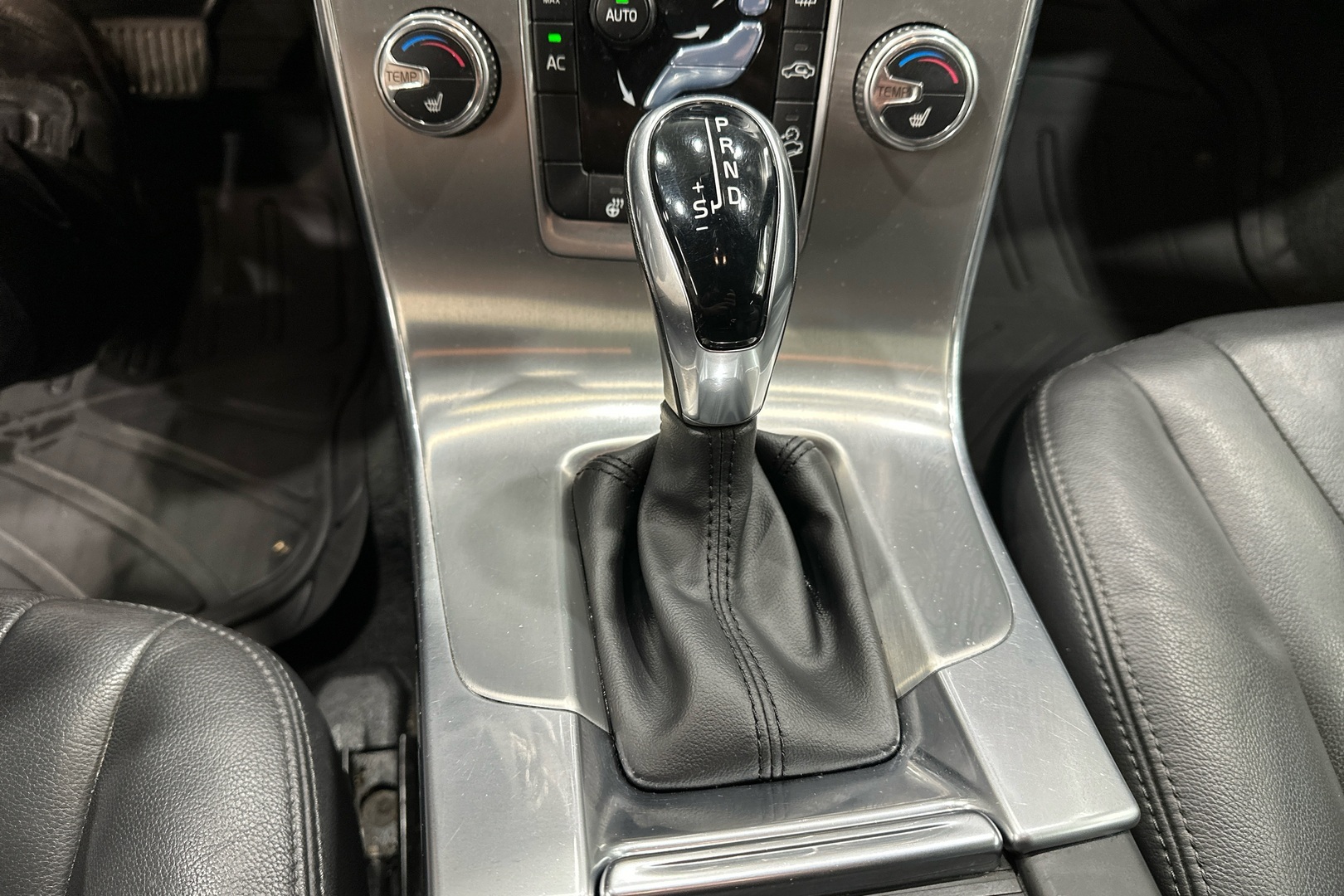 VOLVO V60 Cross Country 2017