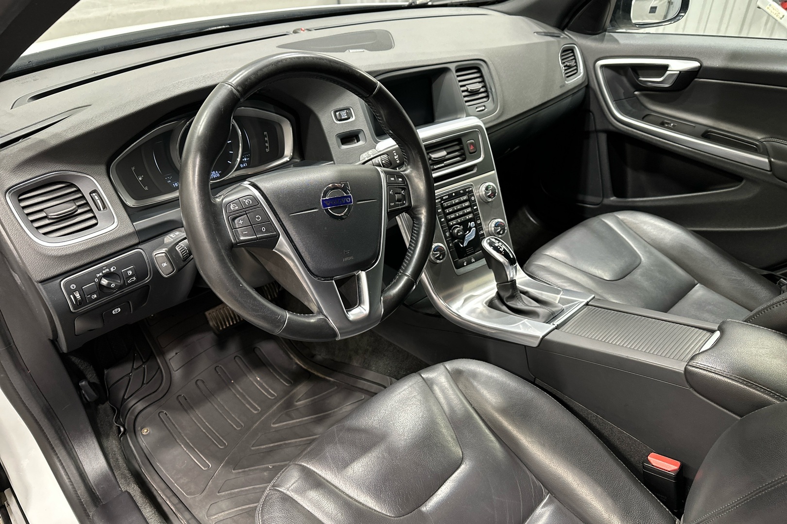 VOLVO V60 Cross Country 2017