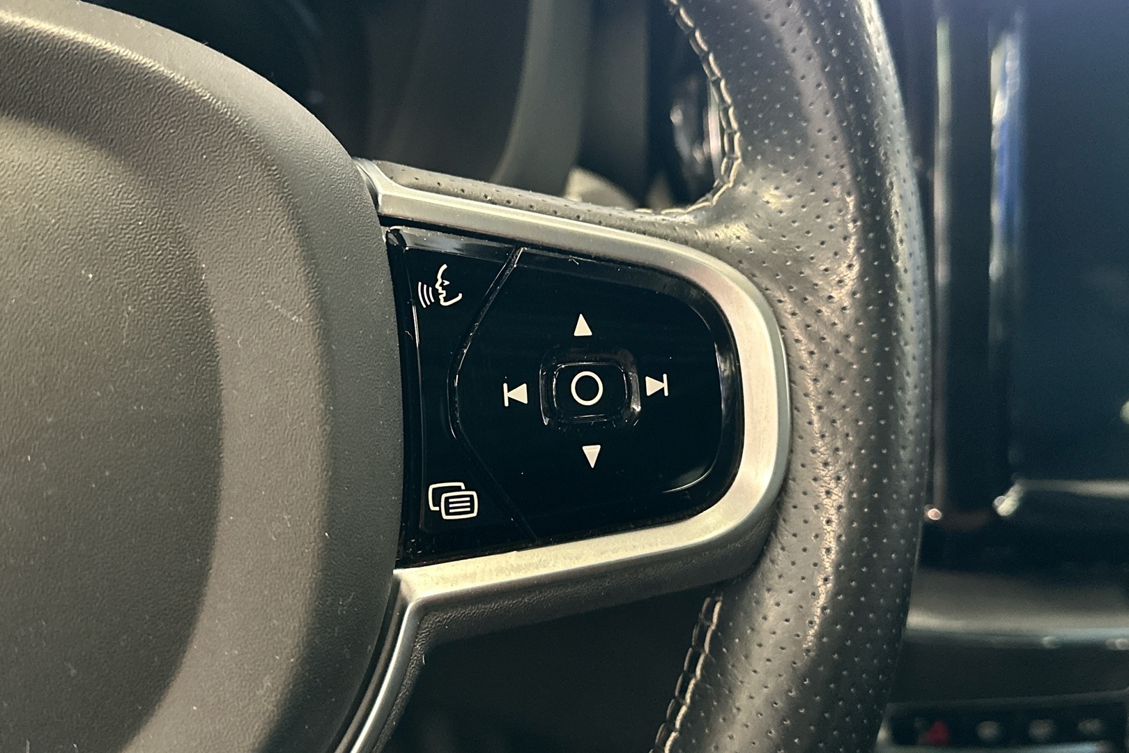 VOLVO XC60 2018