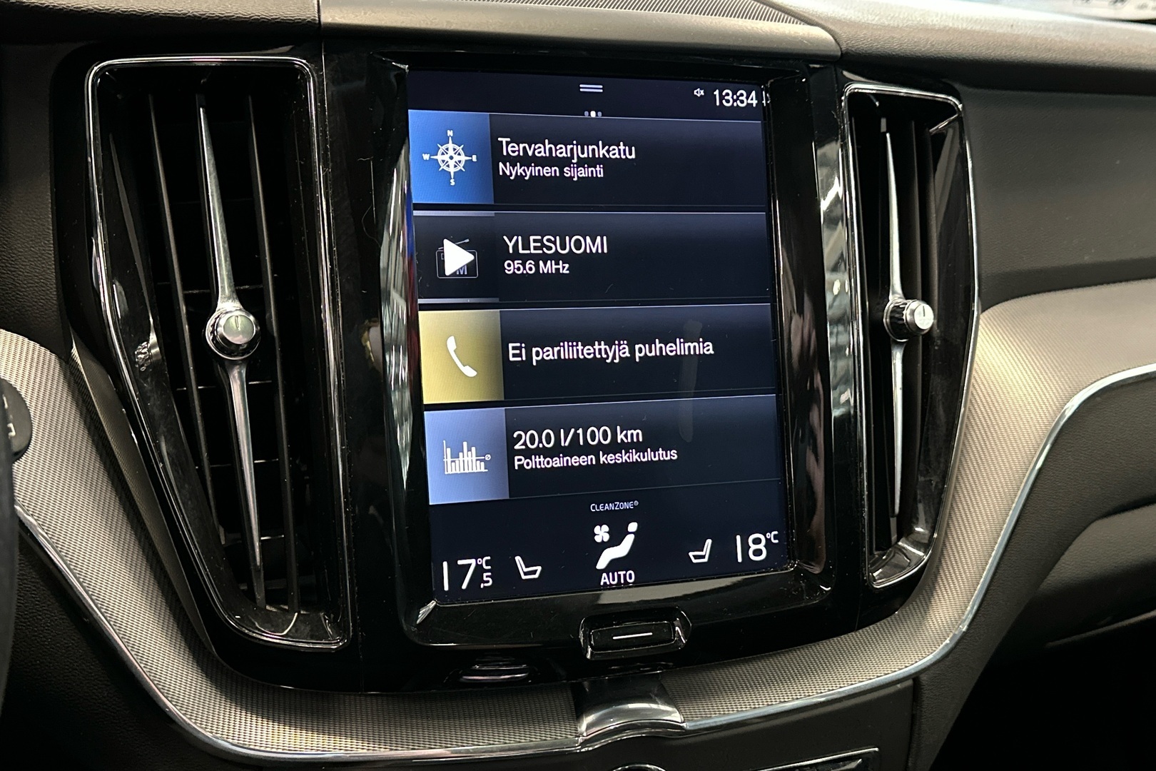 VOLVO XC60 2018