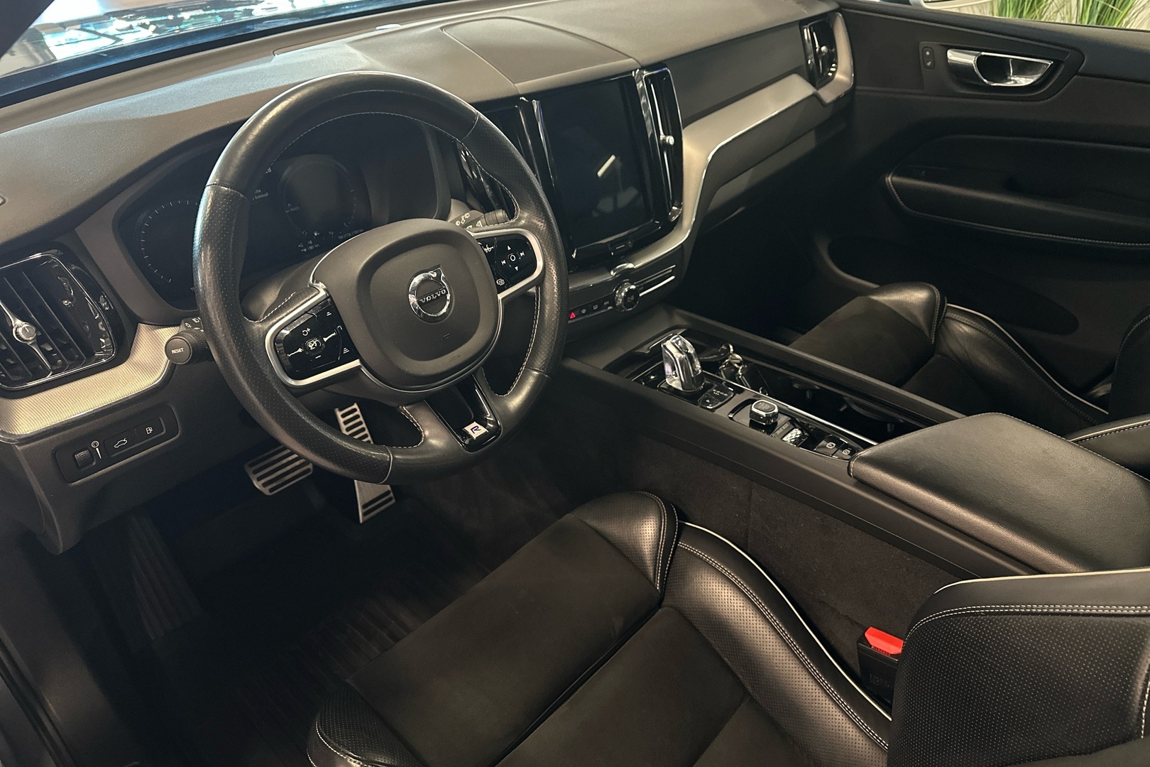VOLVO XC60 2018