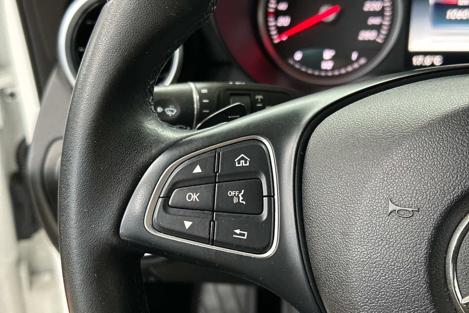 MERCEDES-BENZ C 2017