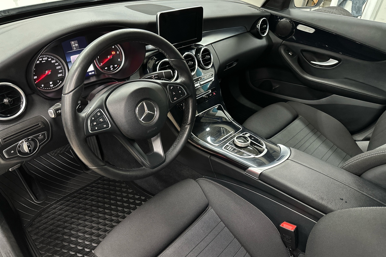 MERCEDES-BENZ C 2017