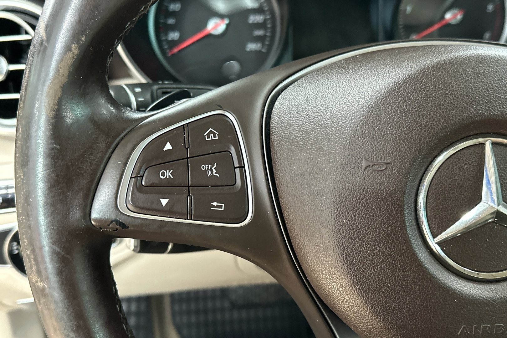 MERCEDES-BENZ C 2016