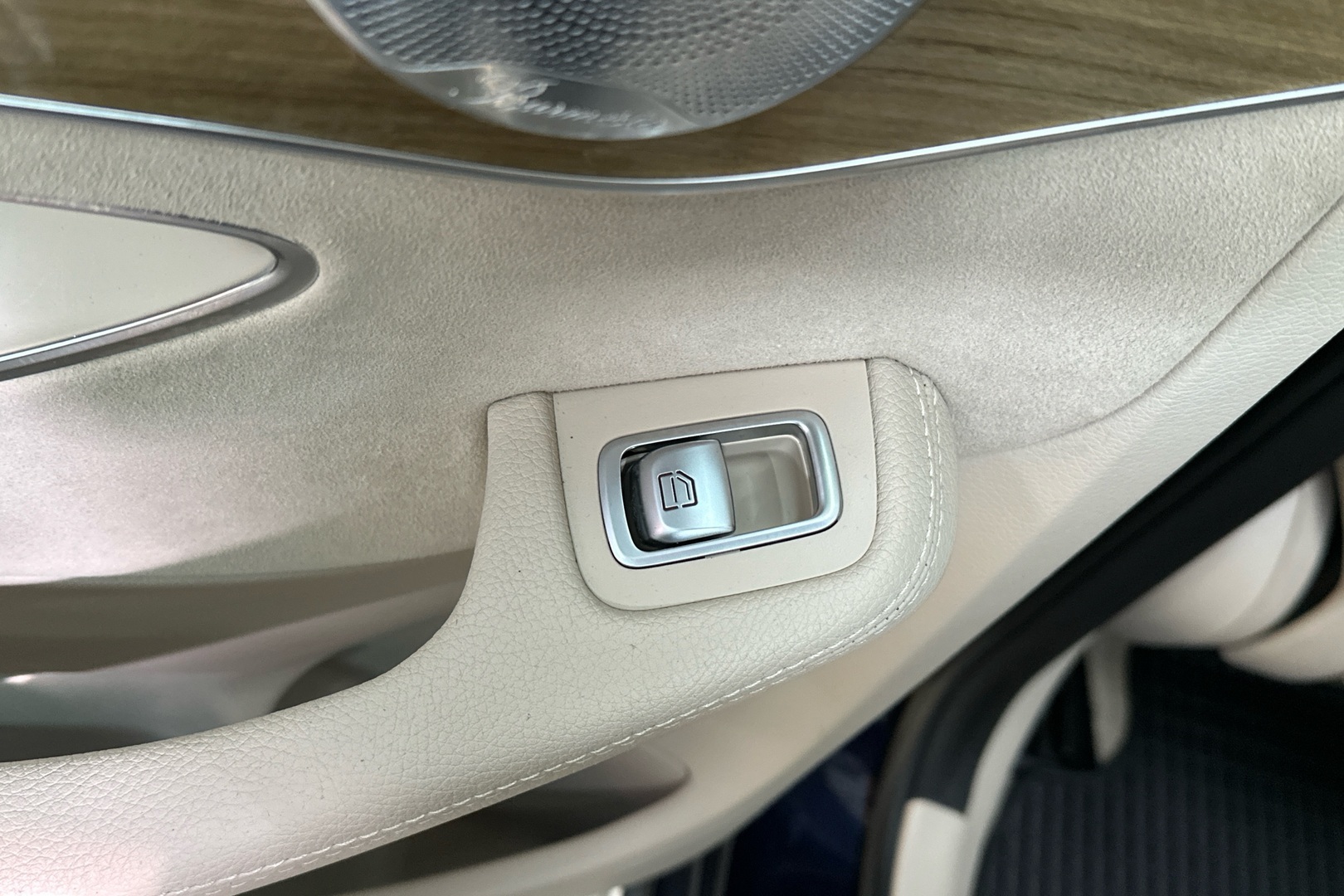 MERCEDES-BENZ C 2016