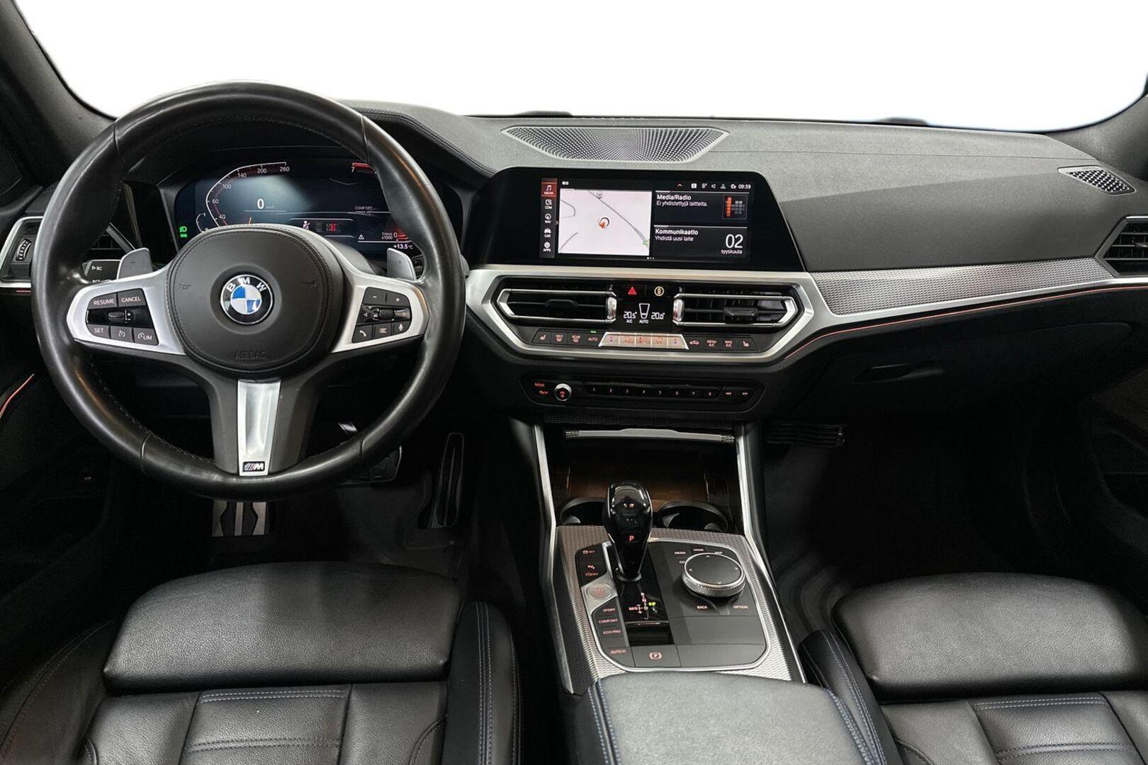 BMW 330 2019