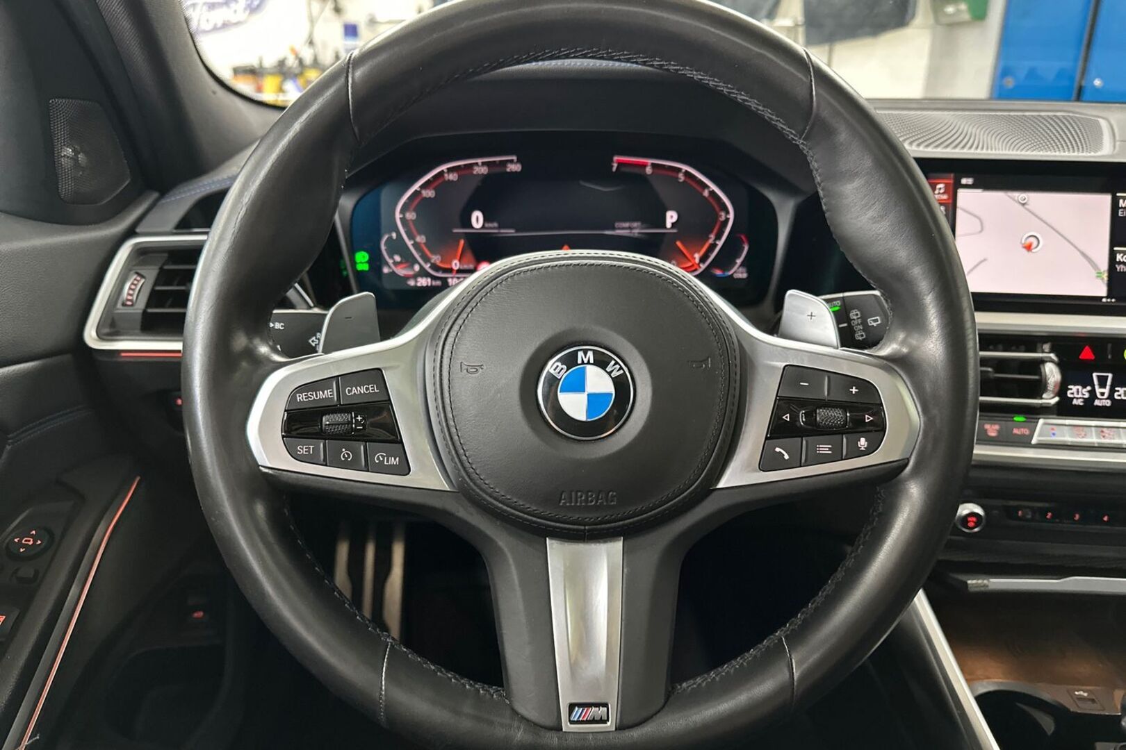 BMW 330 2019