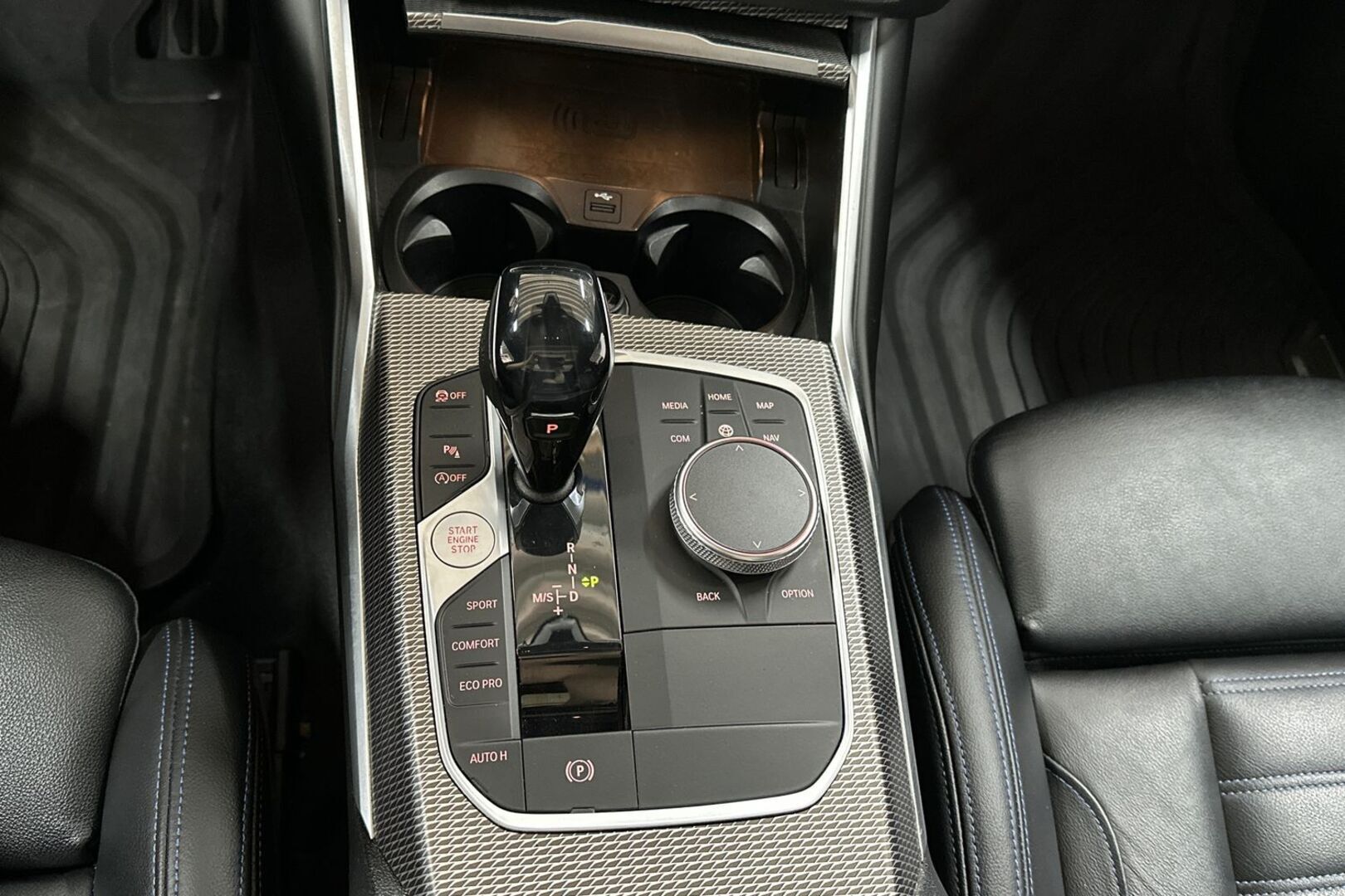 BMW 330 2019