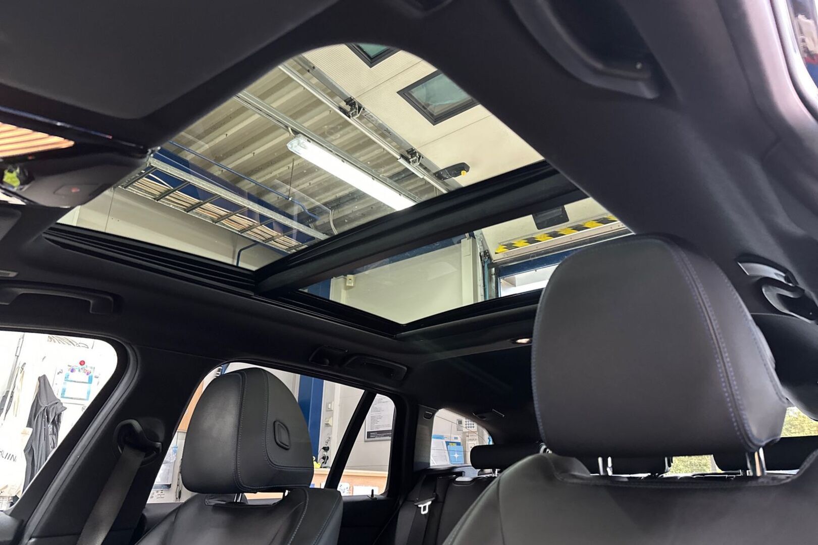 BMW 330 2019