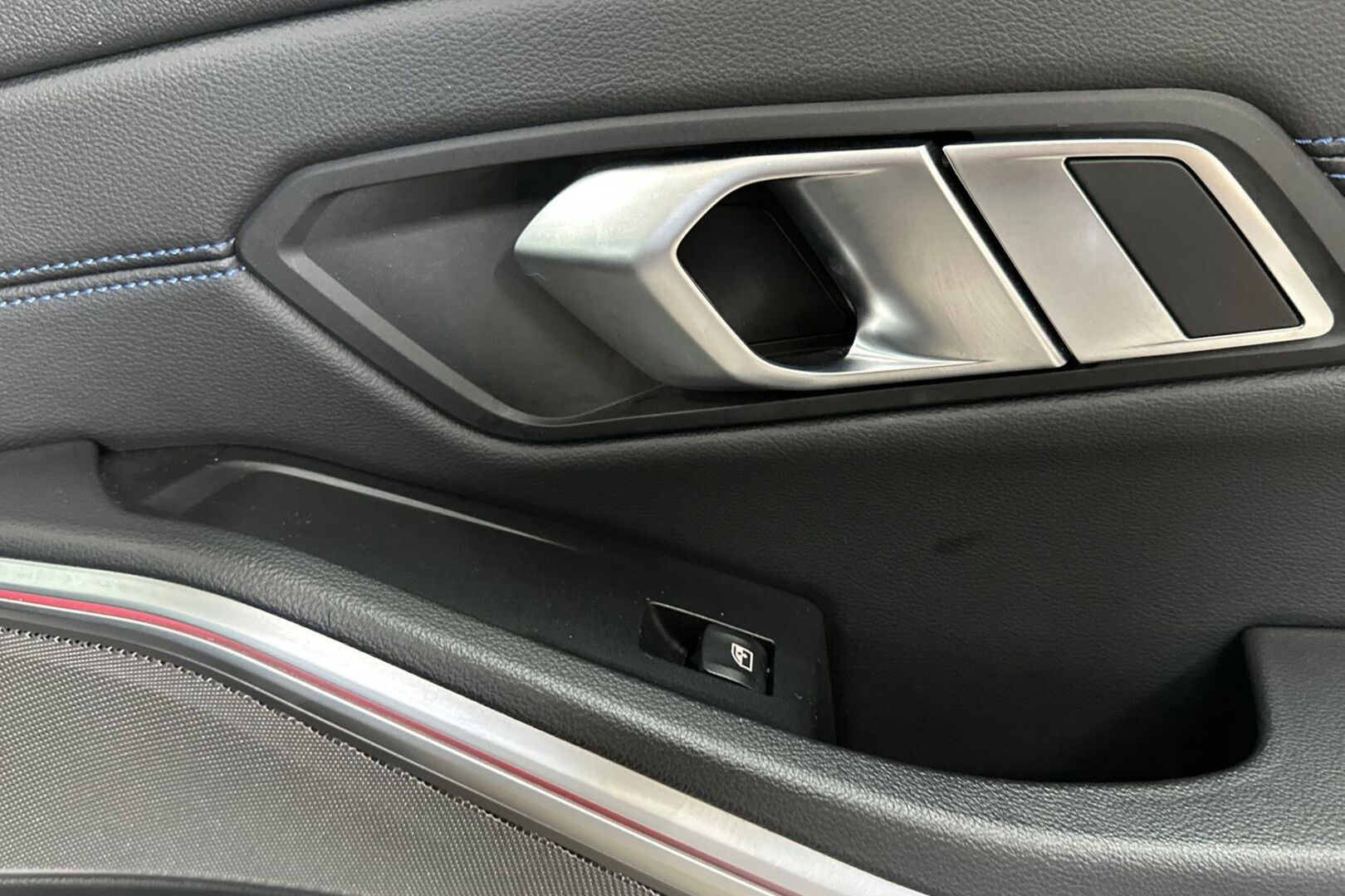 BMW 330 2019