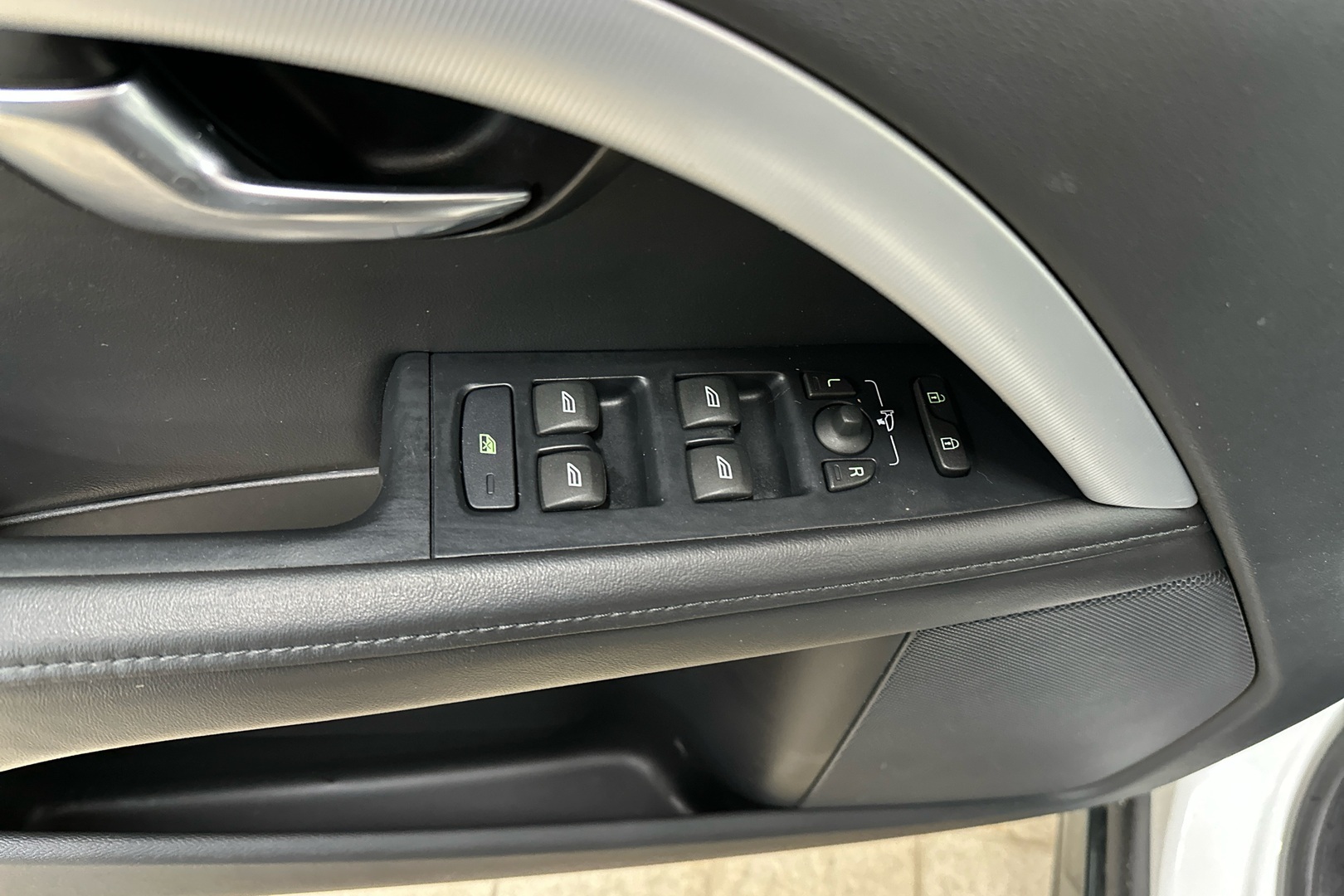 VOLVO V70 2012