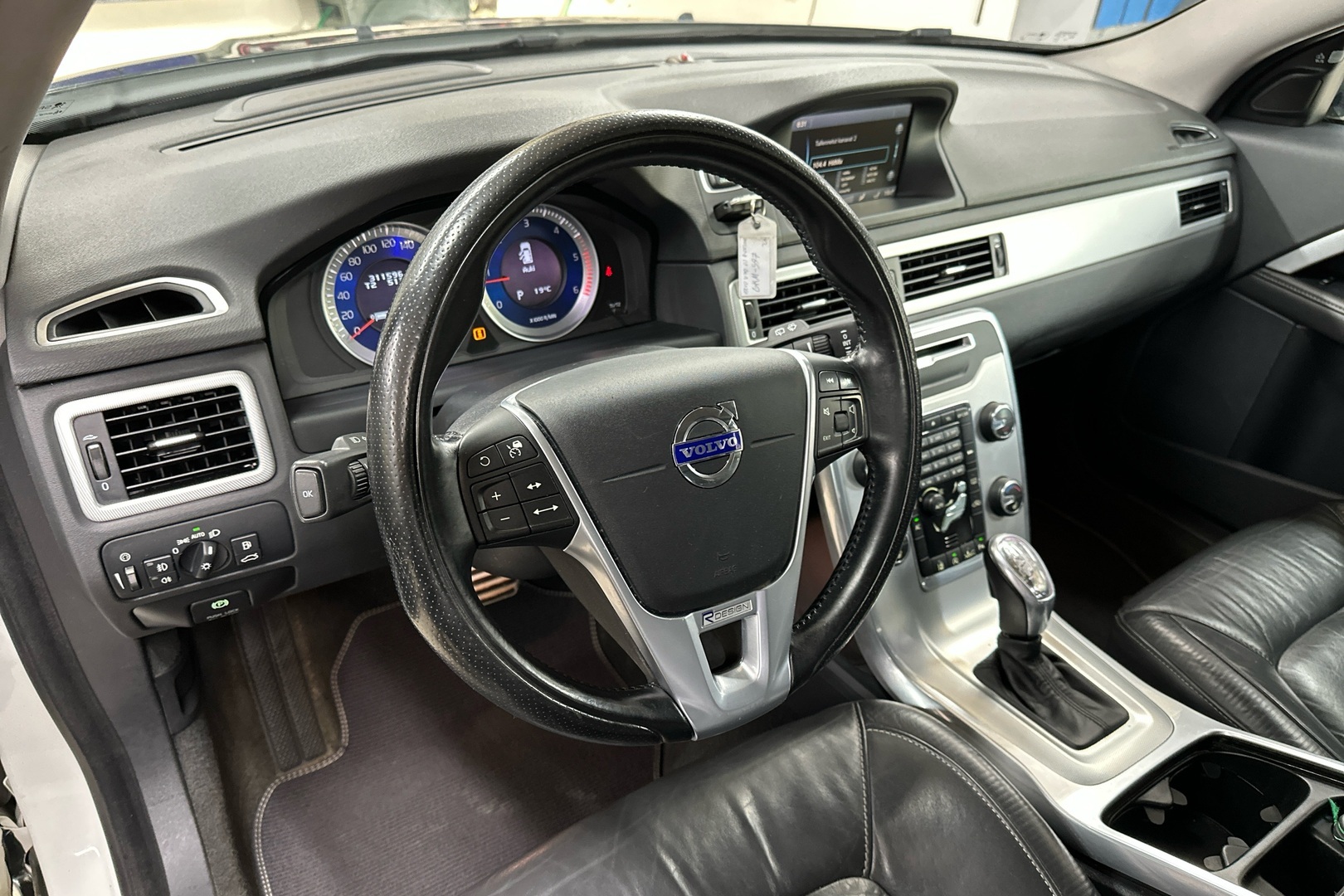 VOLVO V70 2012