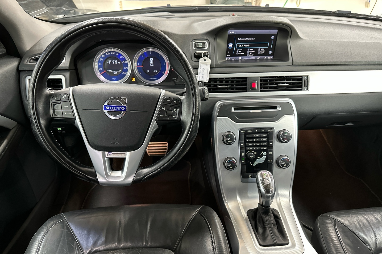 VOLVO V70 2012