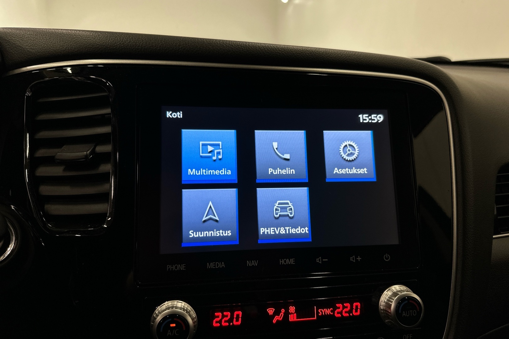 MITSUBISHI Outlander PHEV 14