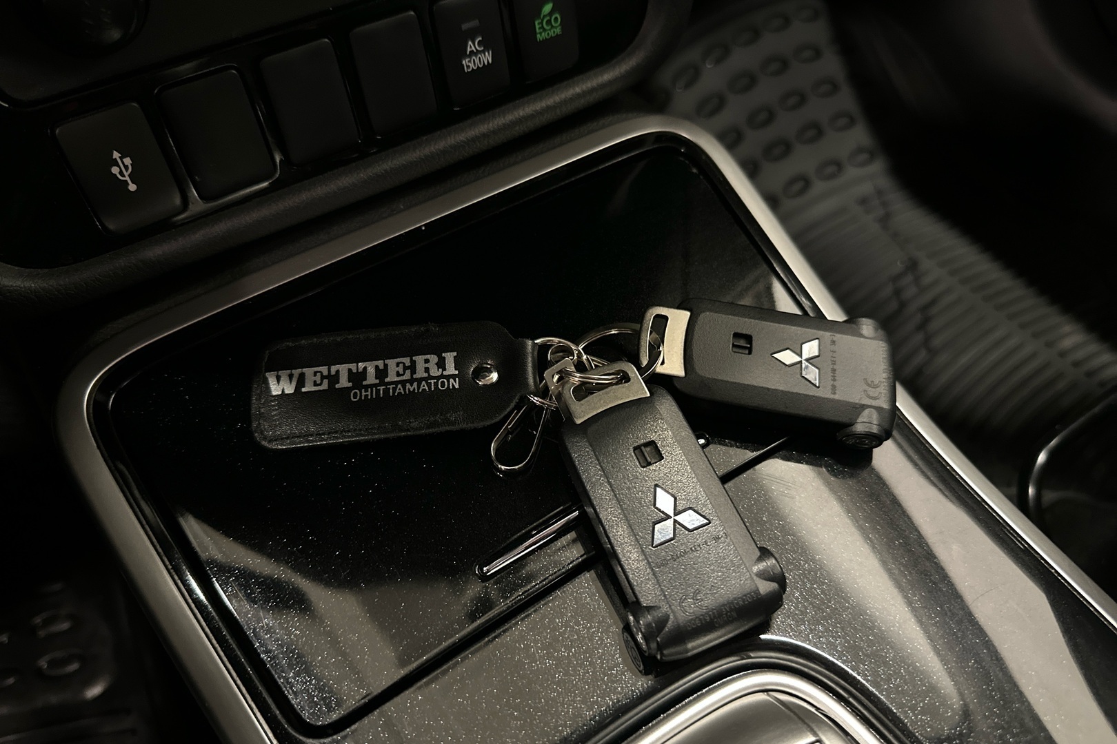 MITSUBISHI Outlander PHEV 17