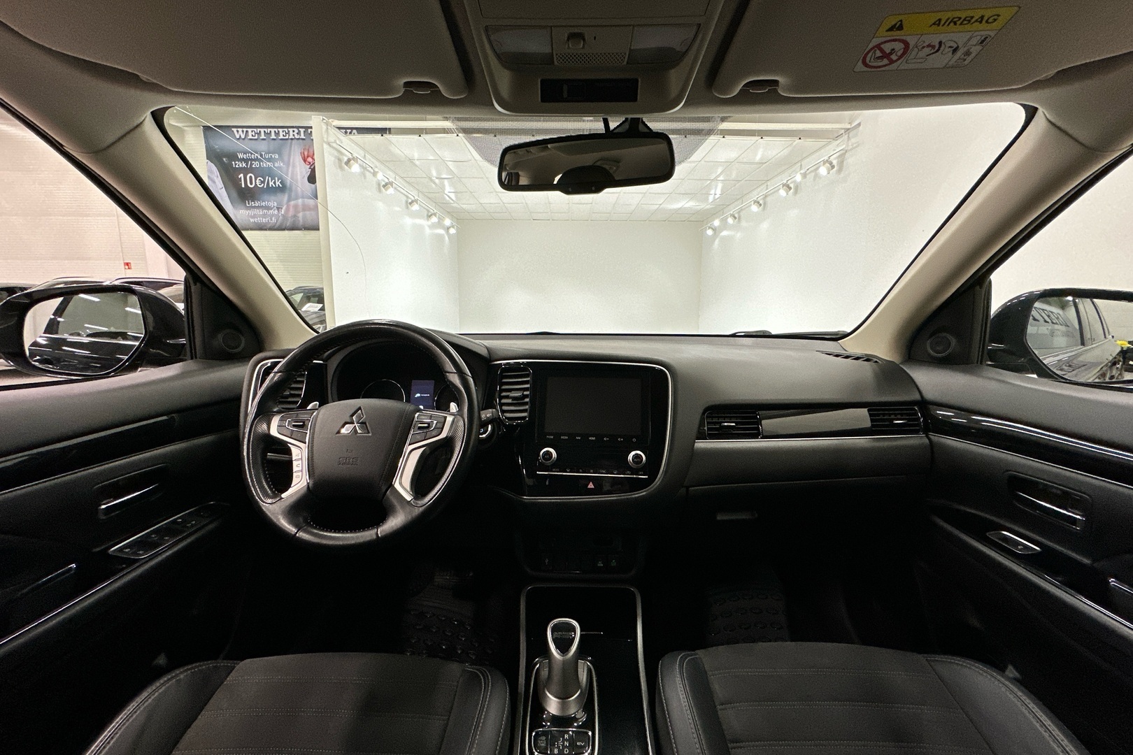 MITSUBISHI Outlander PHEV 19