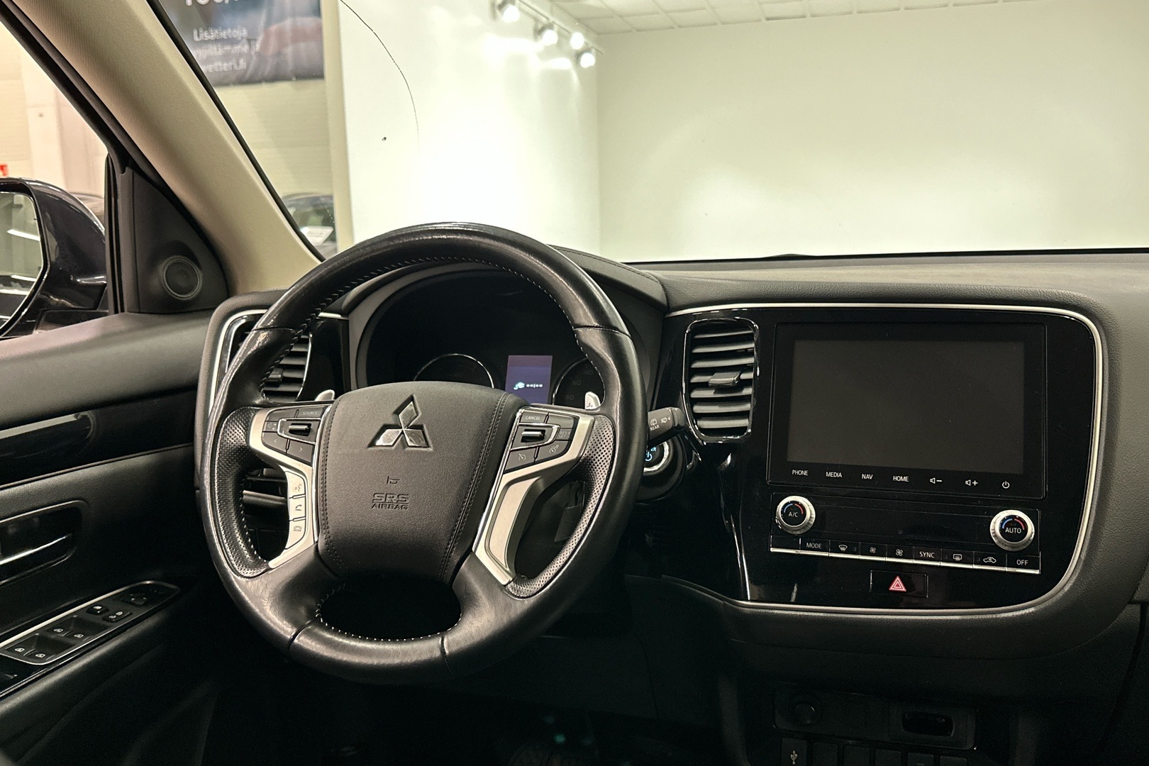 MITSUBISHI Outlander PHEV 20