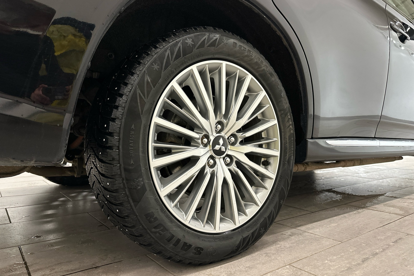 MITSUBISHI Outlander PHEV 27