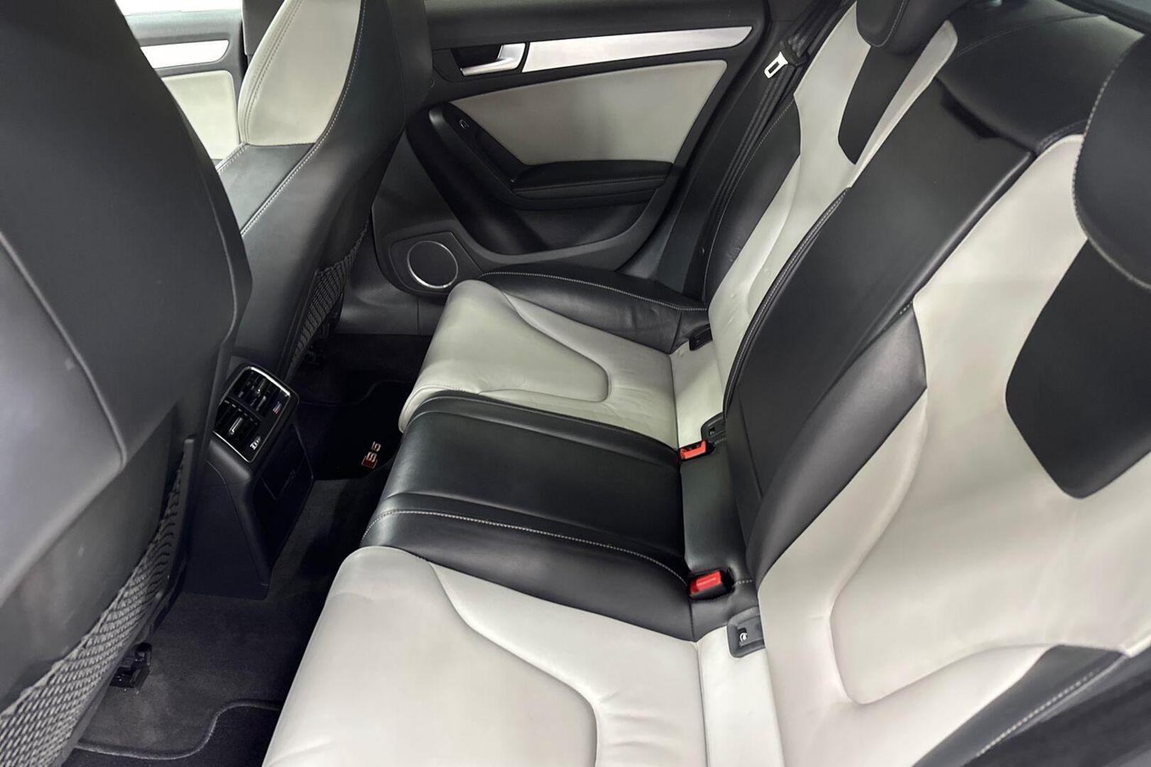 AUDI S5 2011