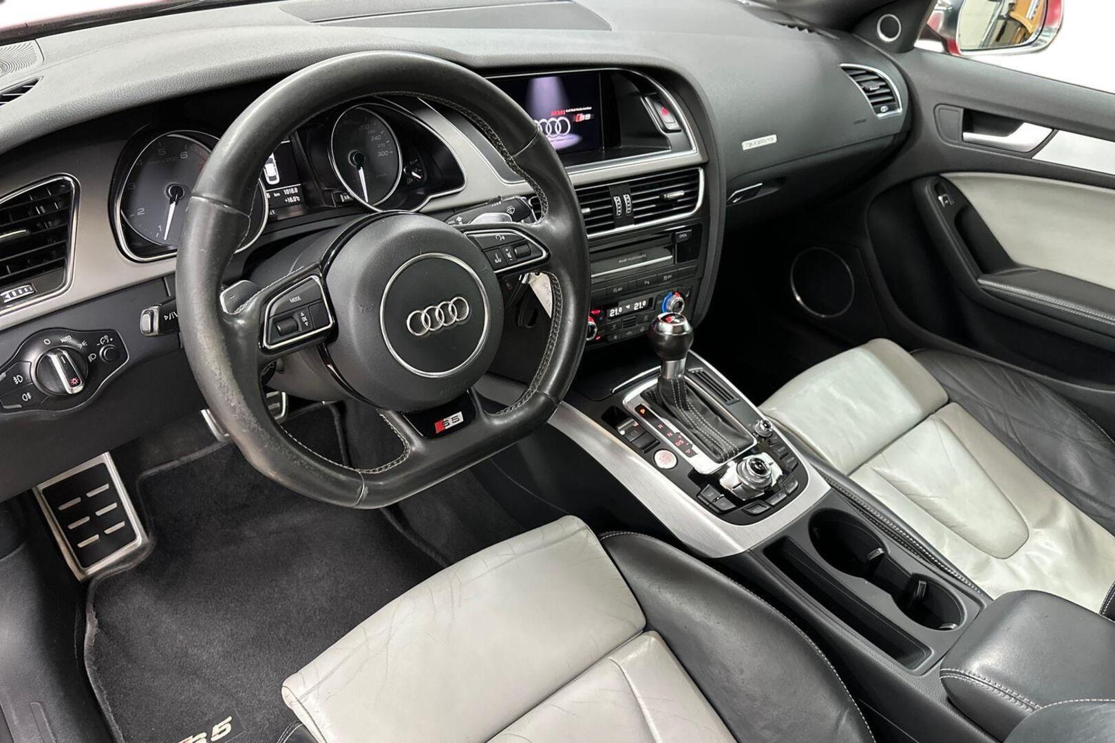 AUDI S5 2011