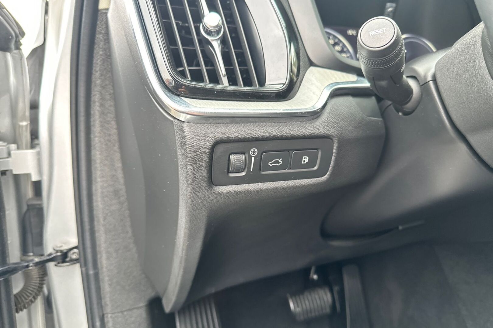 VOLVO S60 17