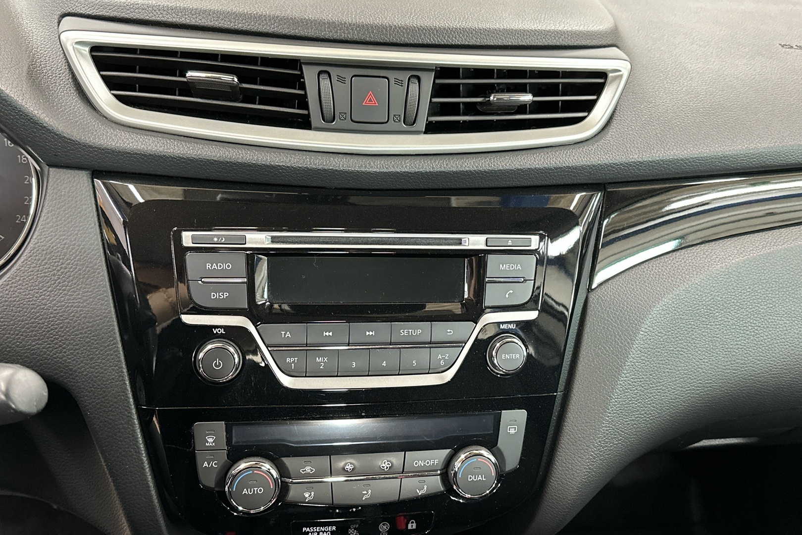 NISSAN Qashqai 2015
