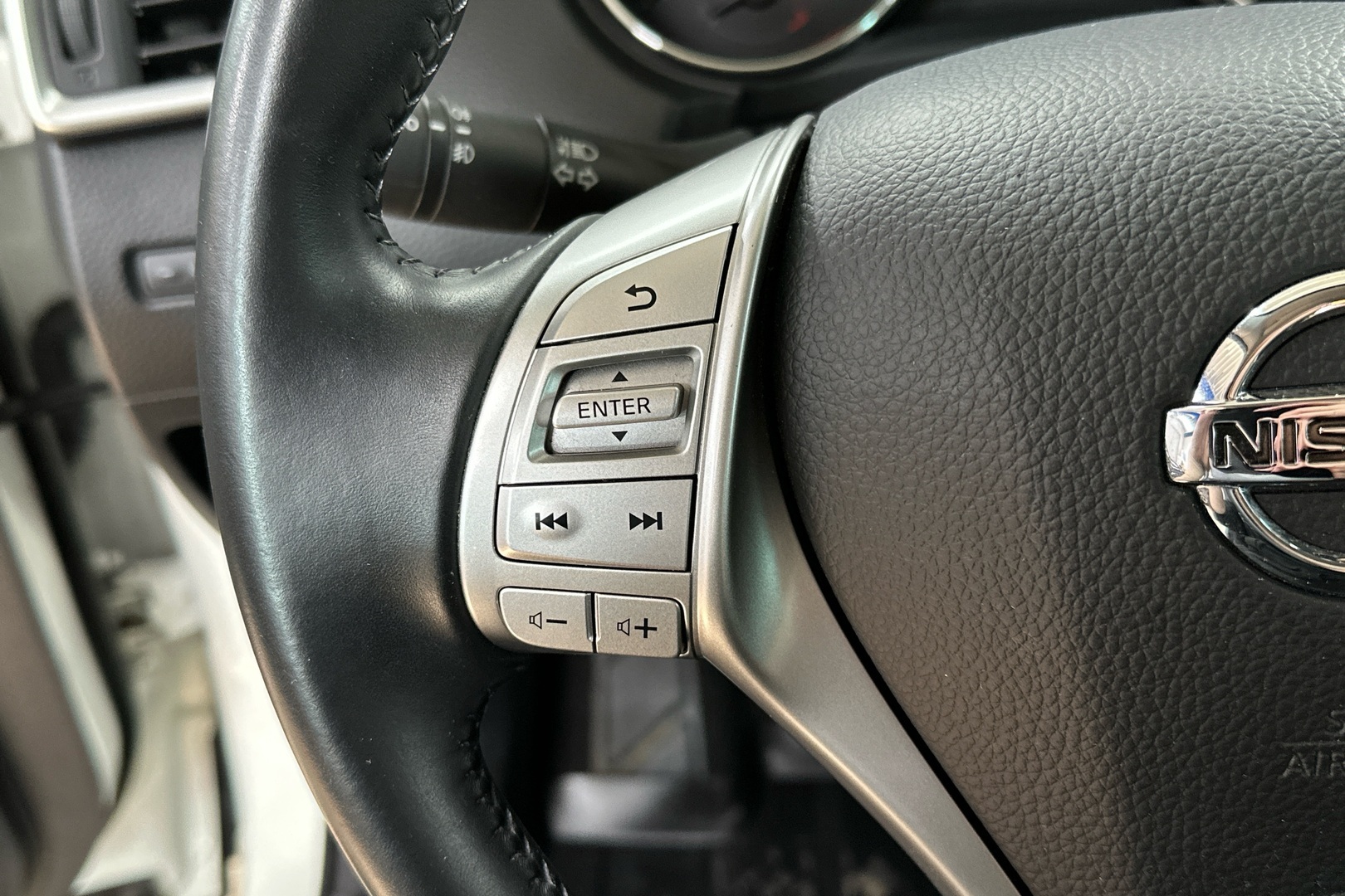 NISSAN Qashqai 2015