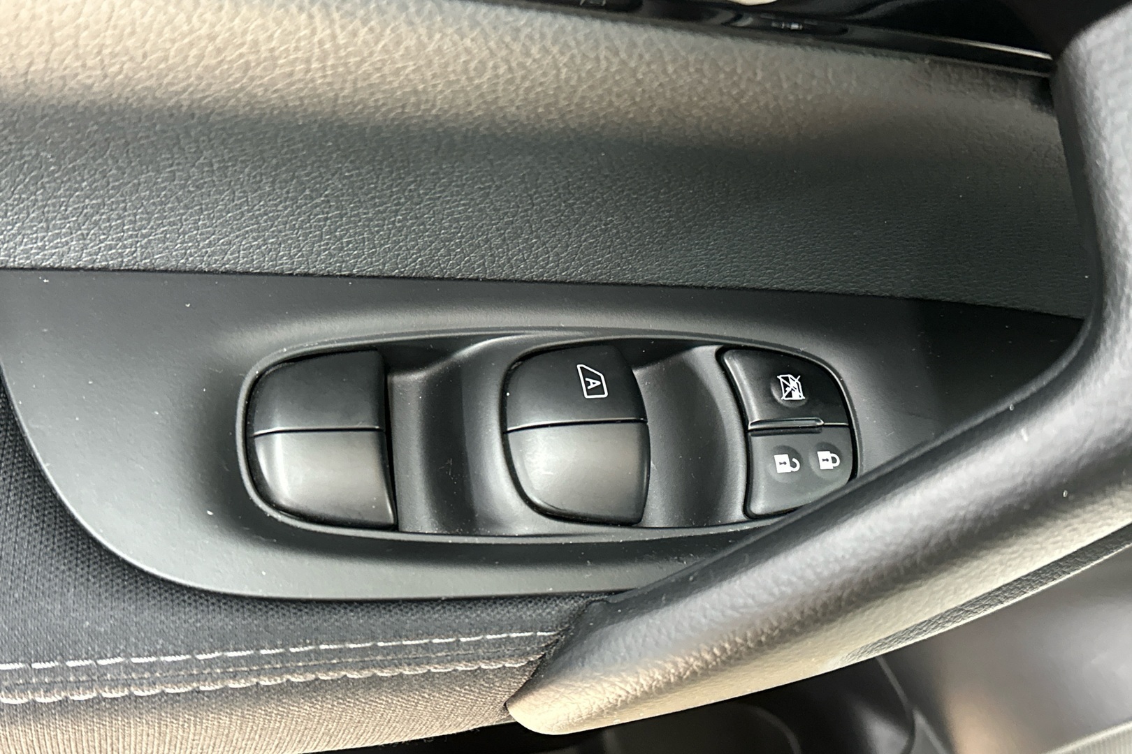NISSAN Qashqai 2015