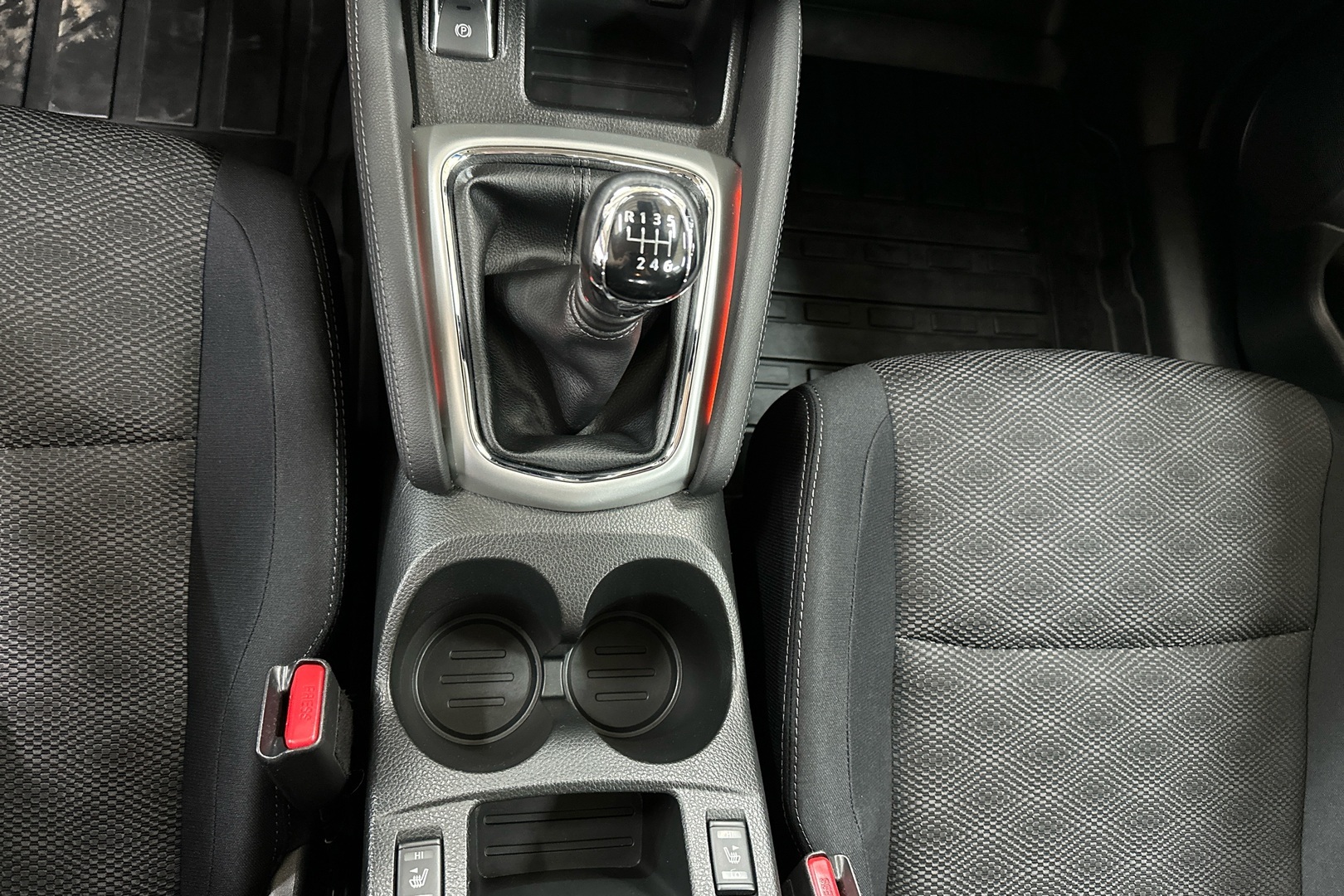 NISSAN Qashqai 2015