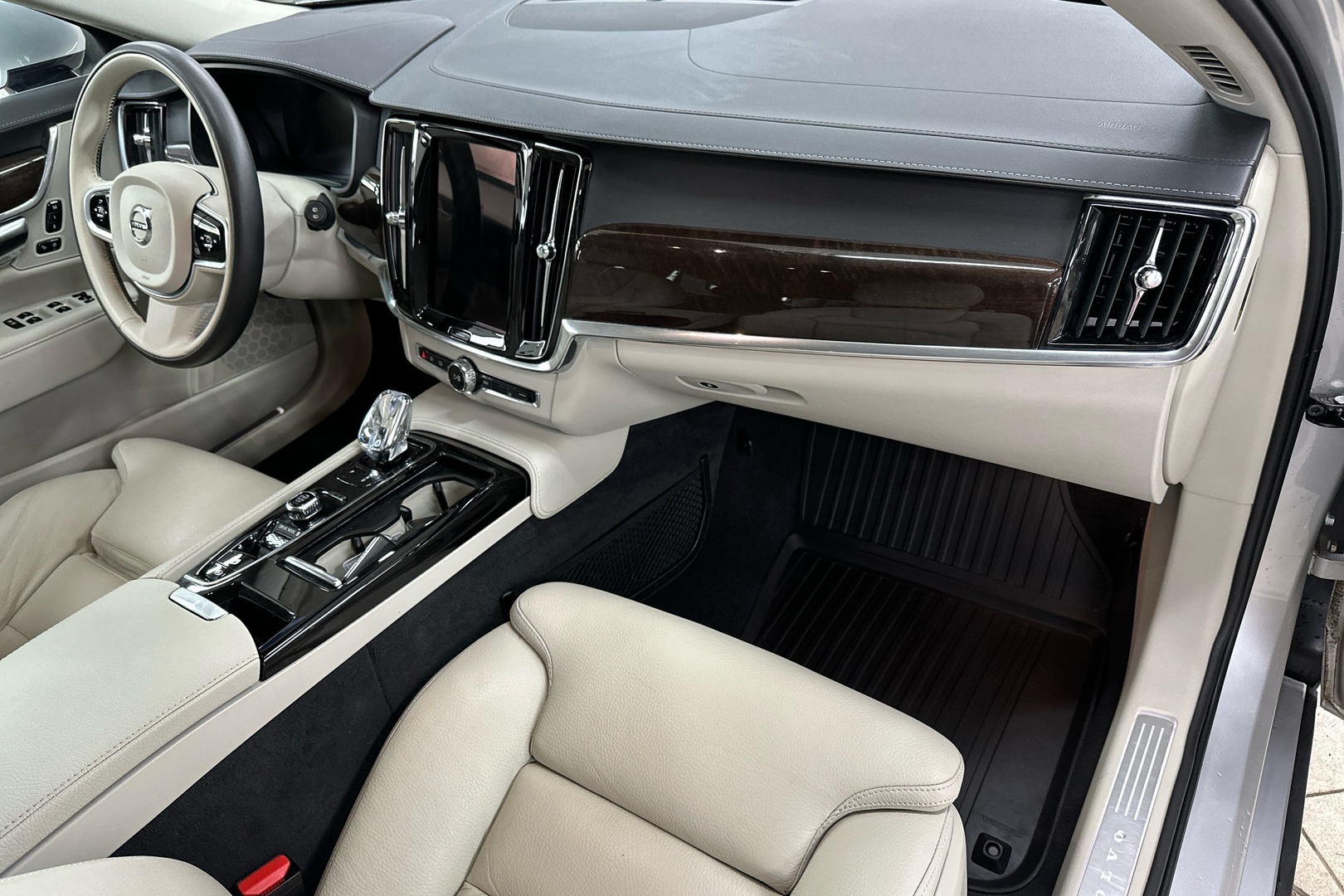 VOLVO V90 2019