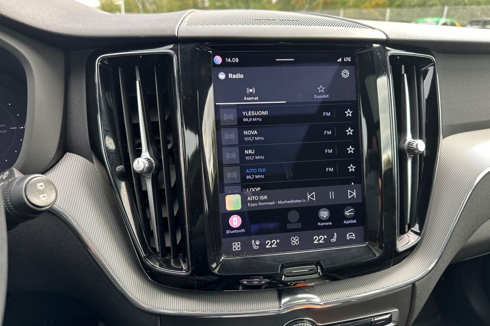 VOLVO XC60 2023