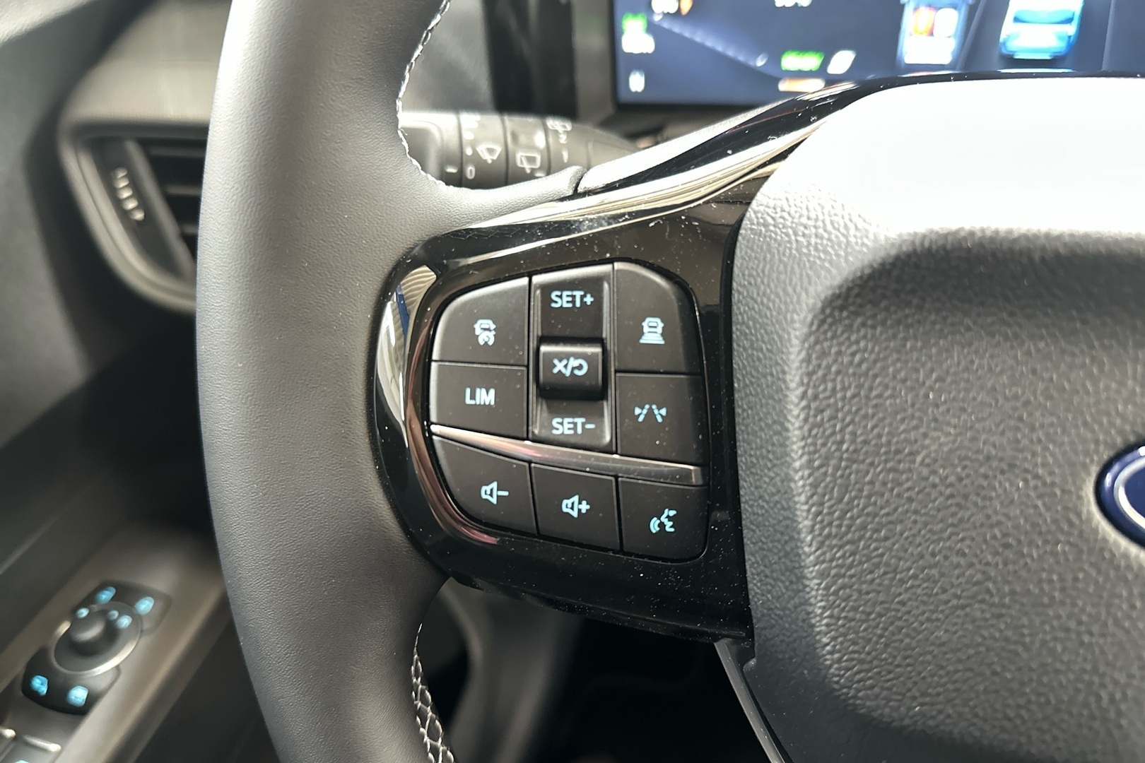 FORD Tourneo Courier 2025