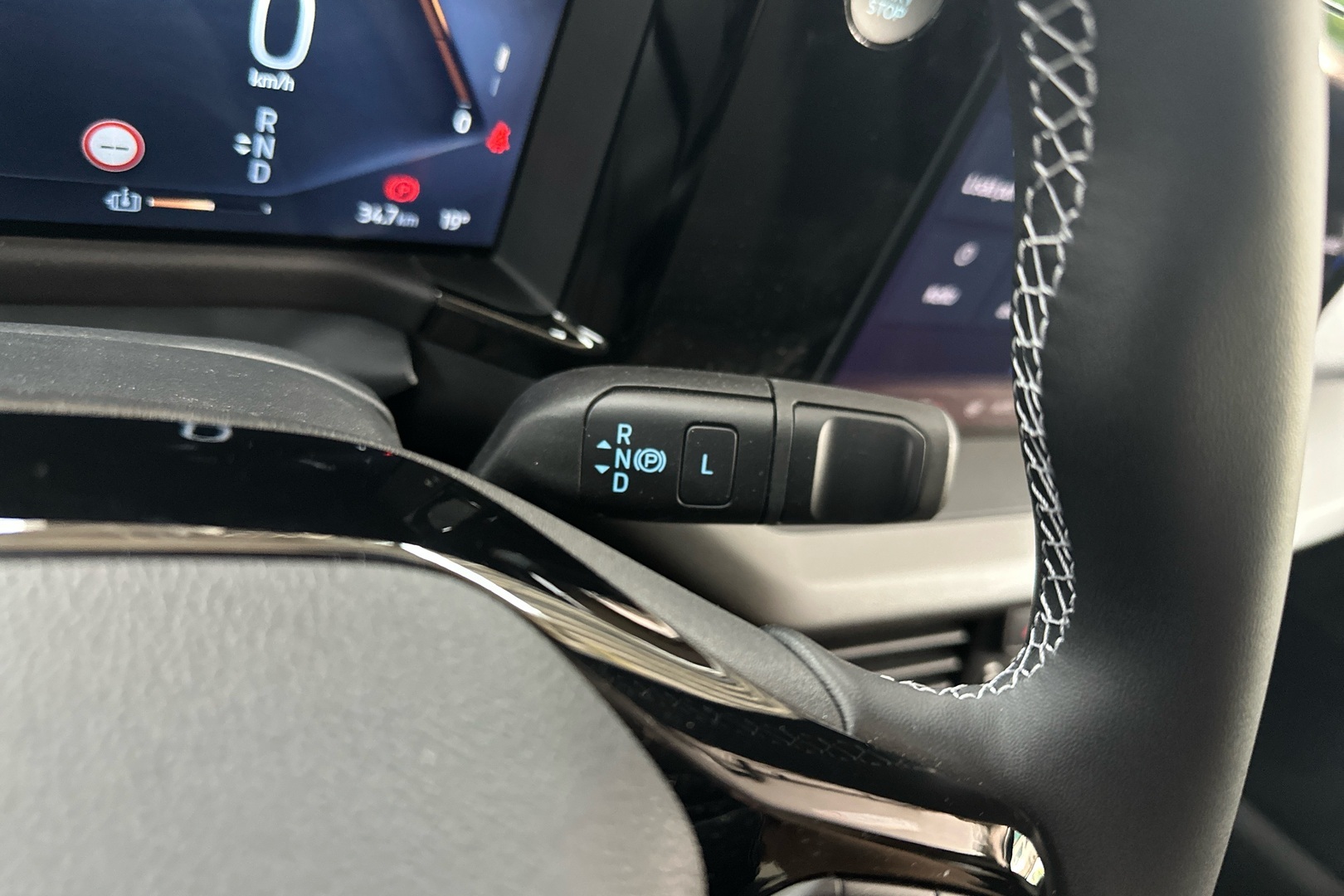 FORD Tourneo Courier 2025