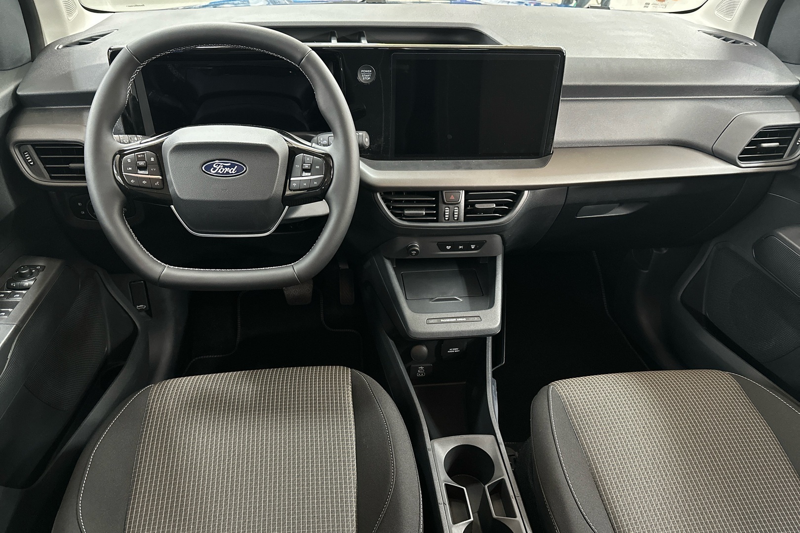 FORD Tourneo Courier 2025