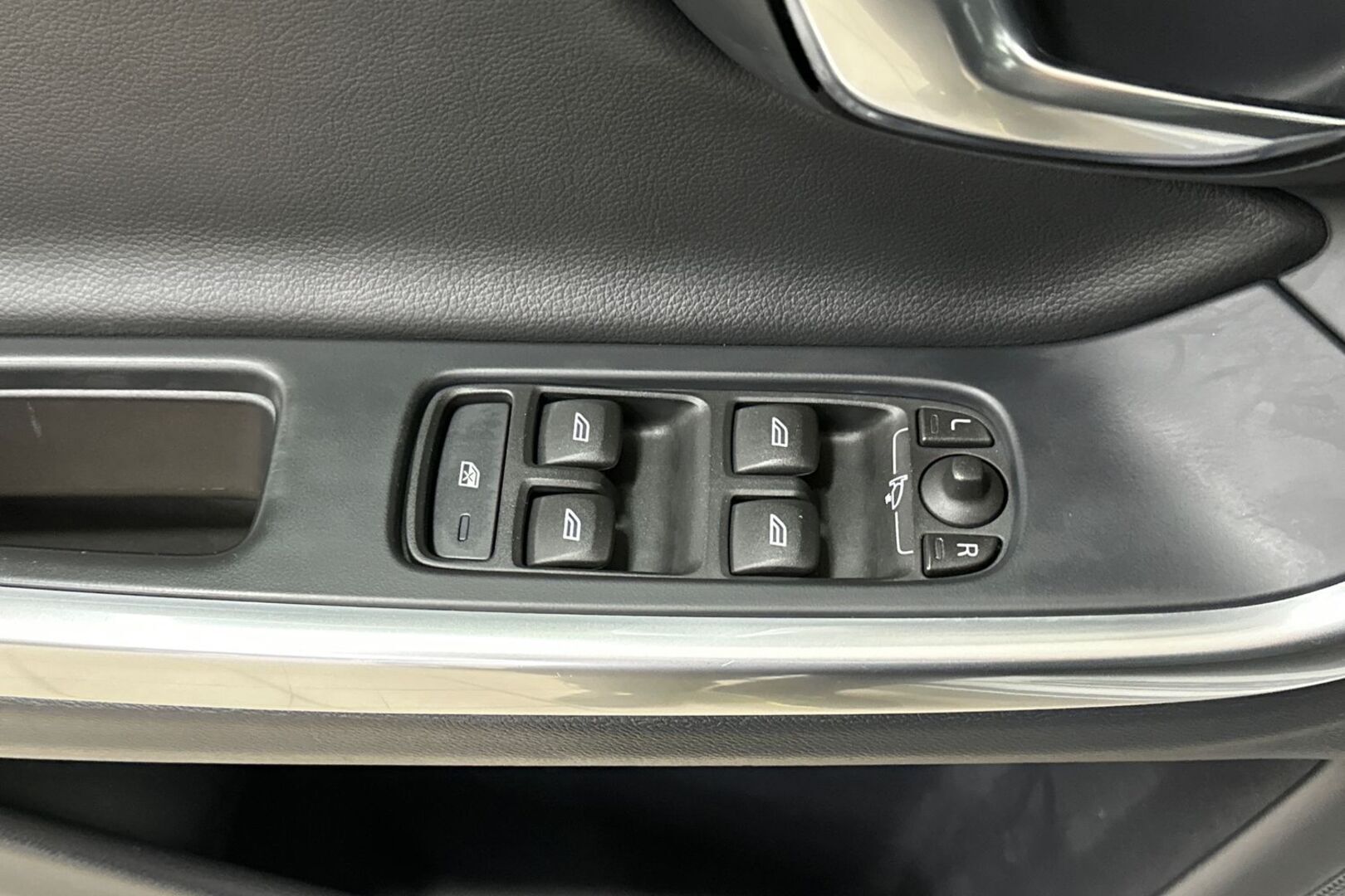 VOLVO V60 2018