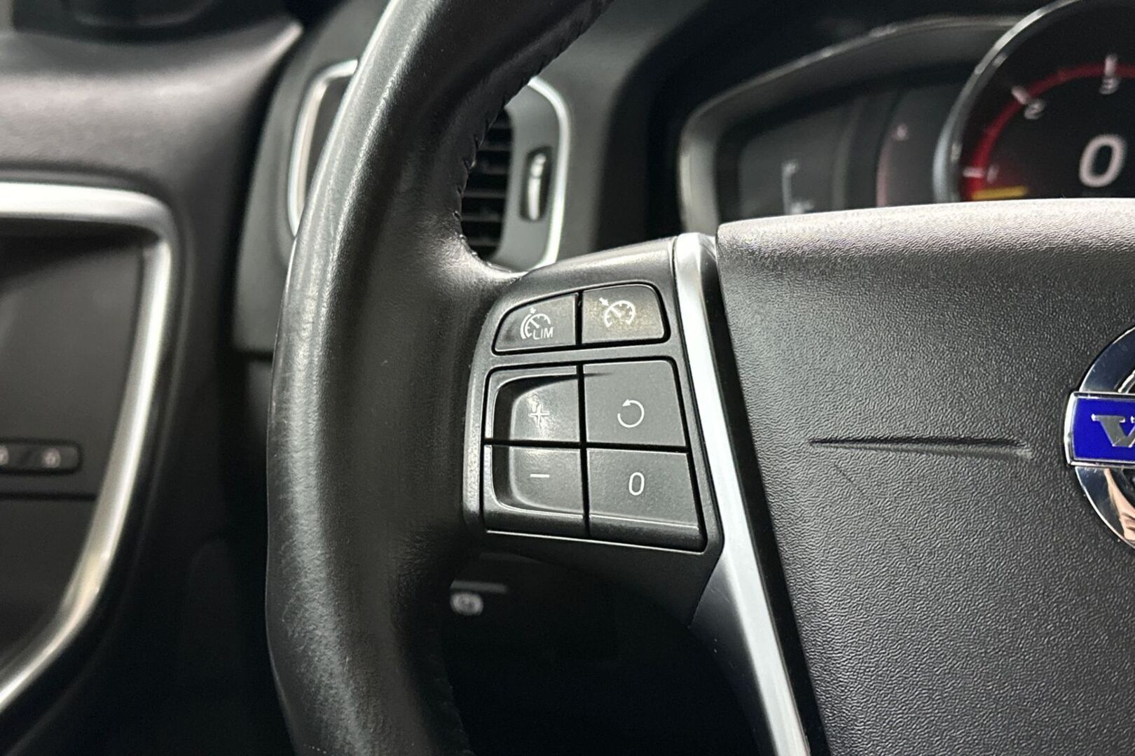 VOLVO V60 2018