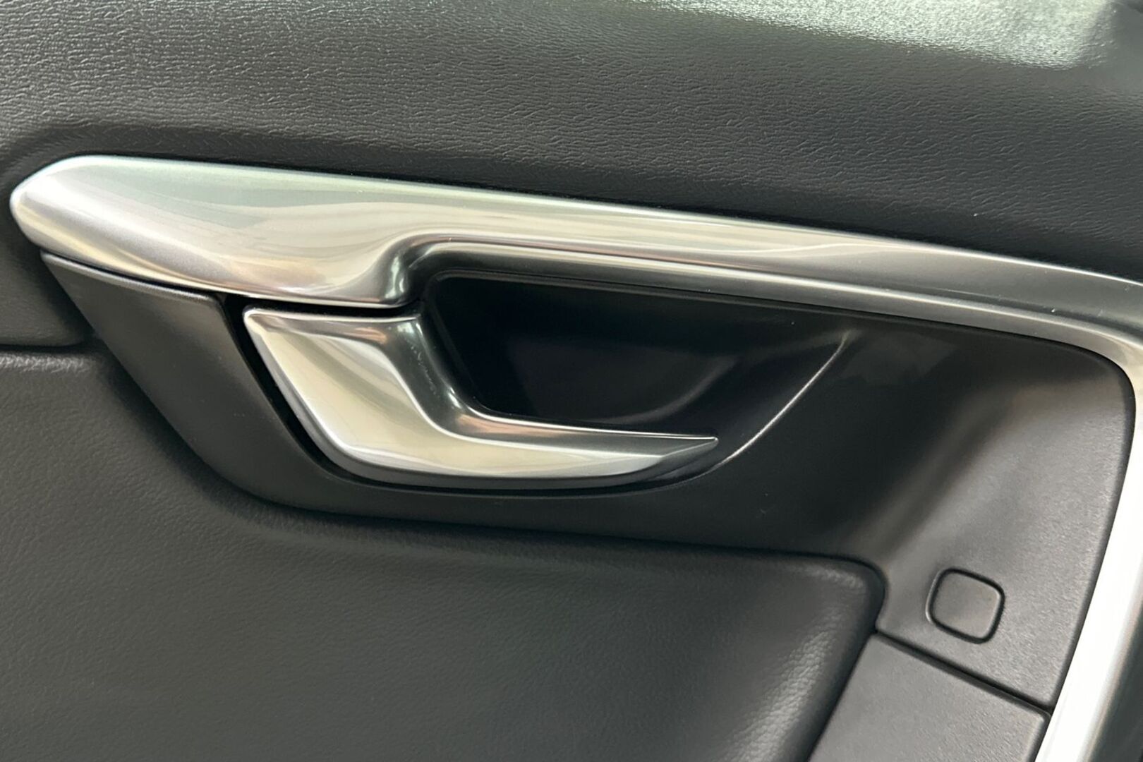 VOLVO V60 2018