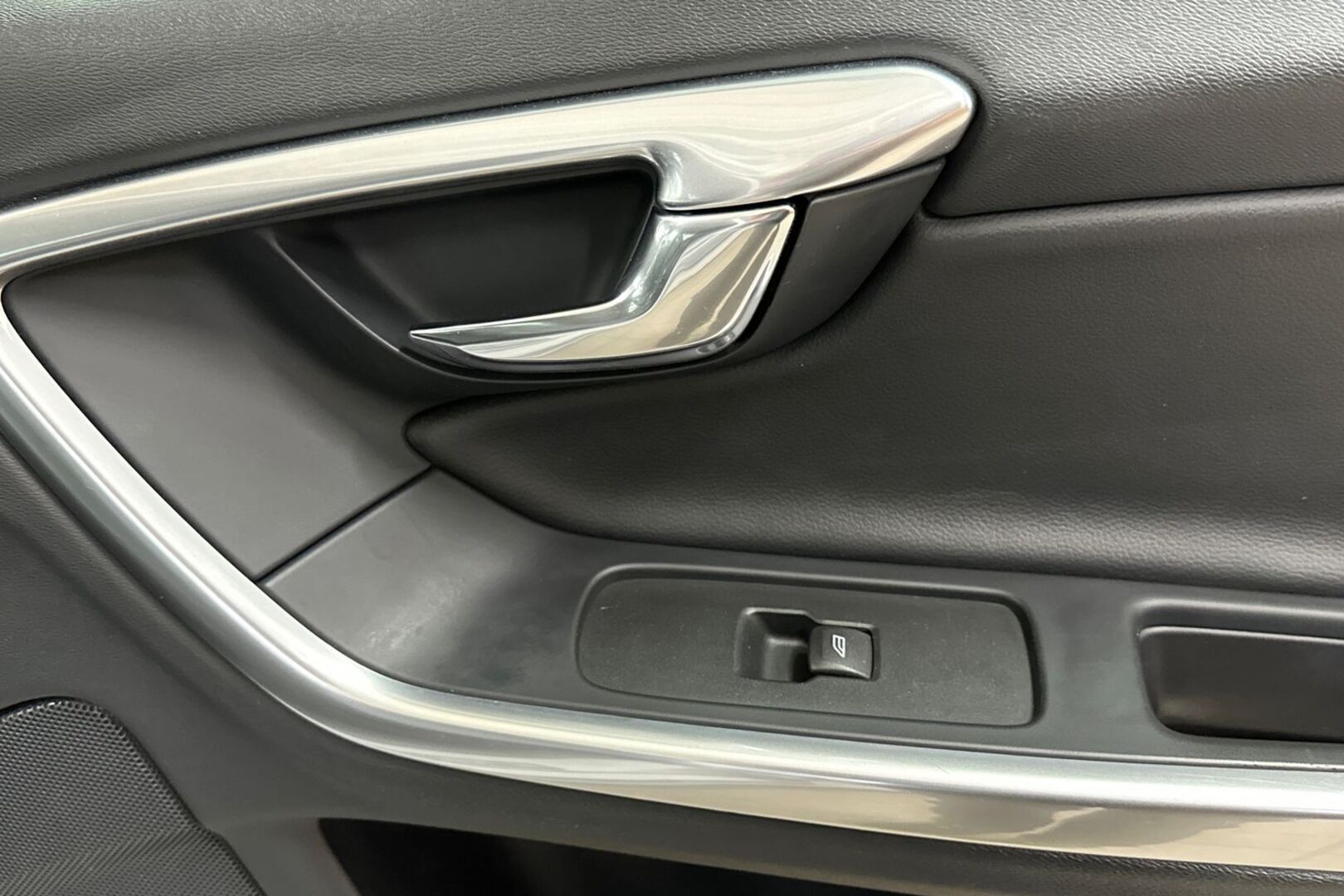 VOLVO V60 2018