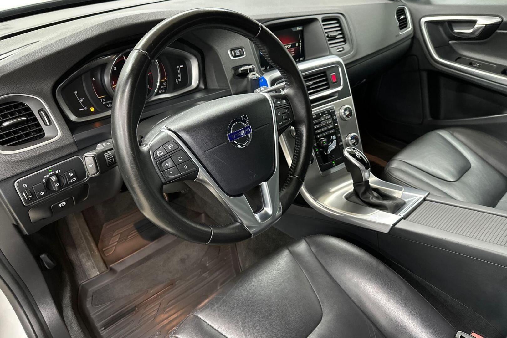 VOLVO V60 2018