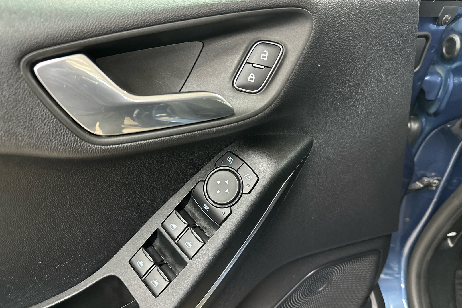 FORD Fiesta 11