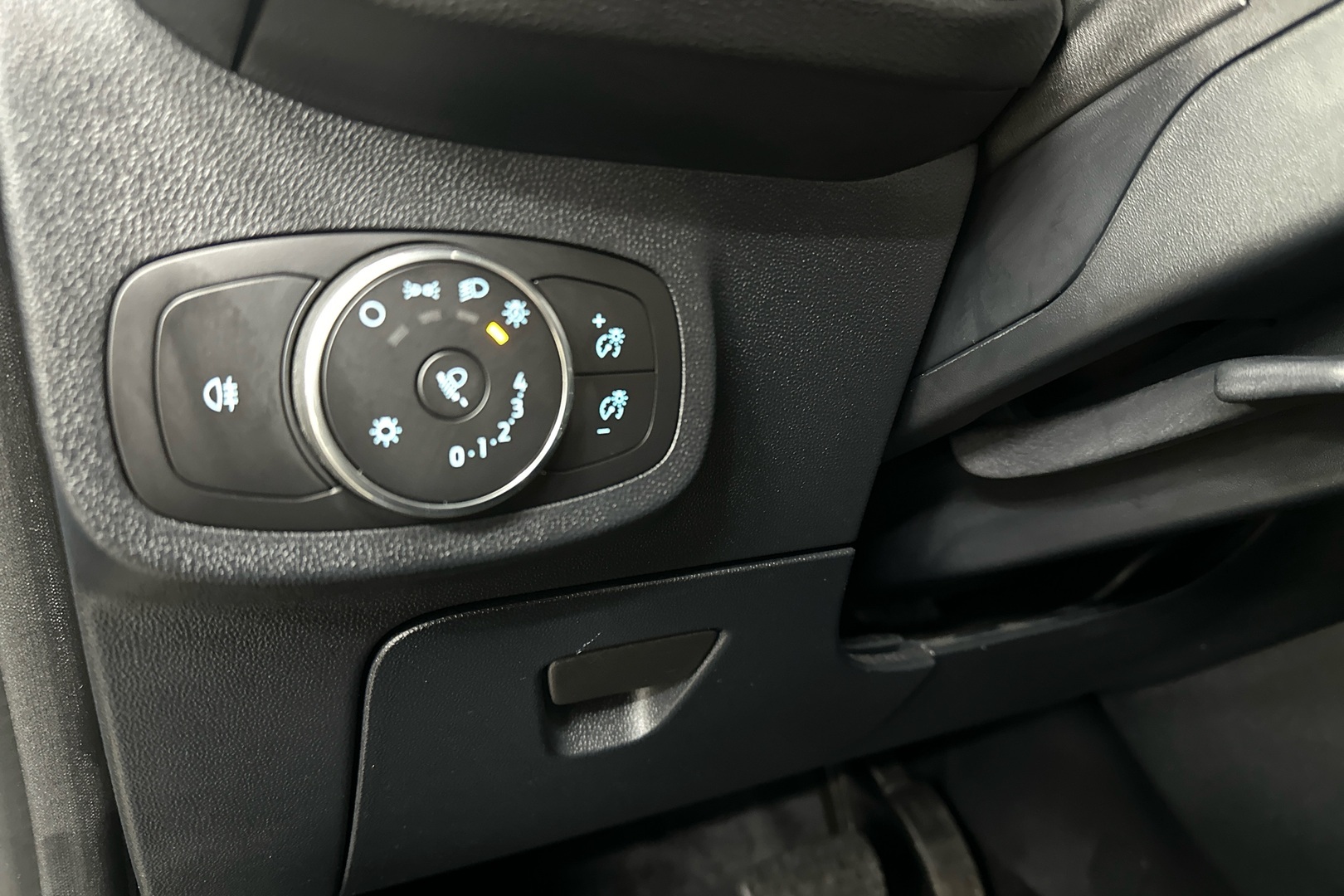 FORD Fiesta 12