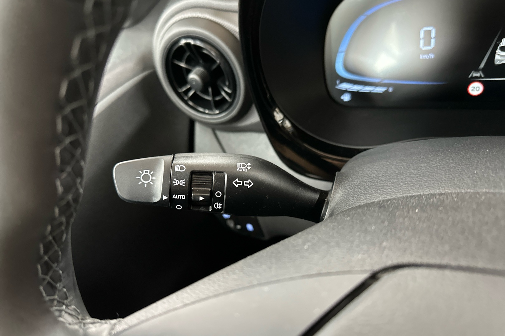 HYUNDAI i10 18