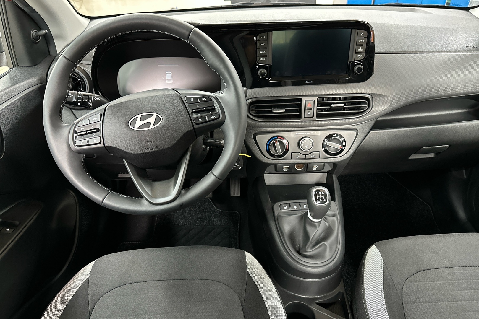 HYUNDAI i10 9