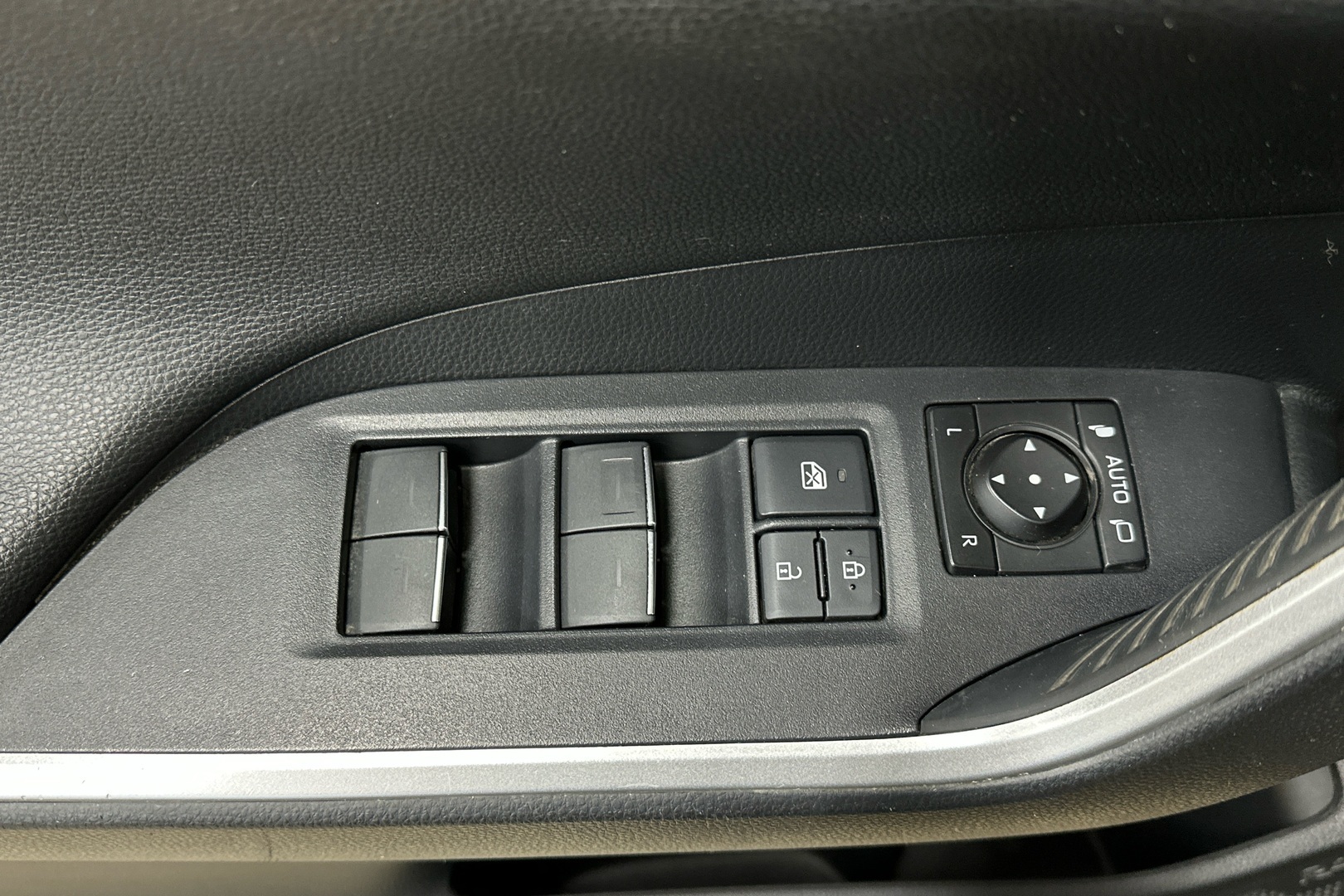 TOYOTA RAV4 Plug-in 2023