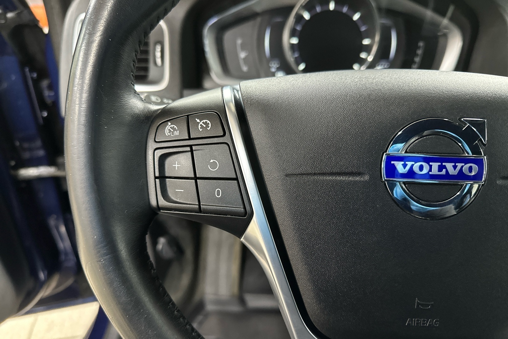 VOLVO V60 2014