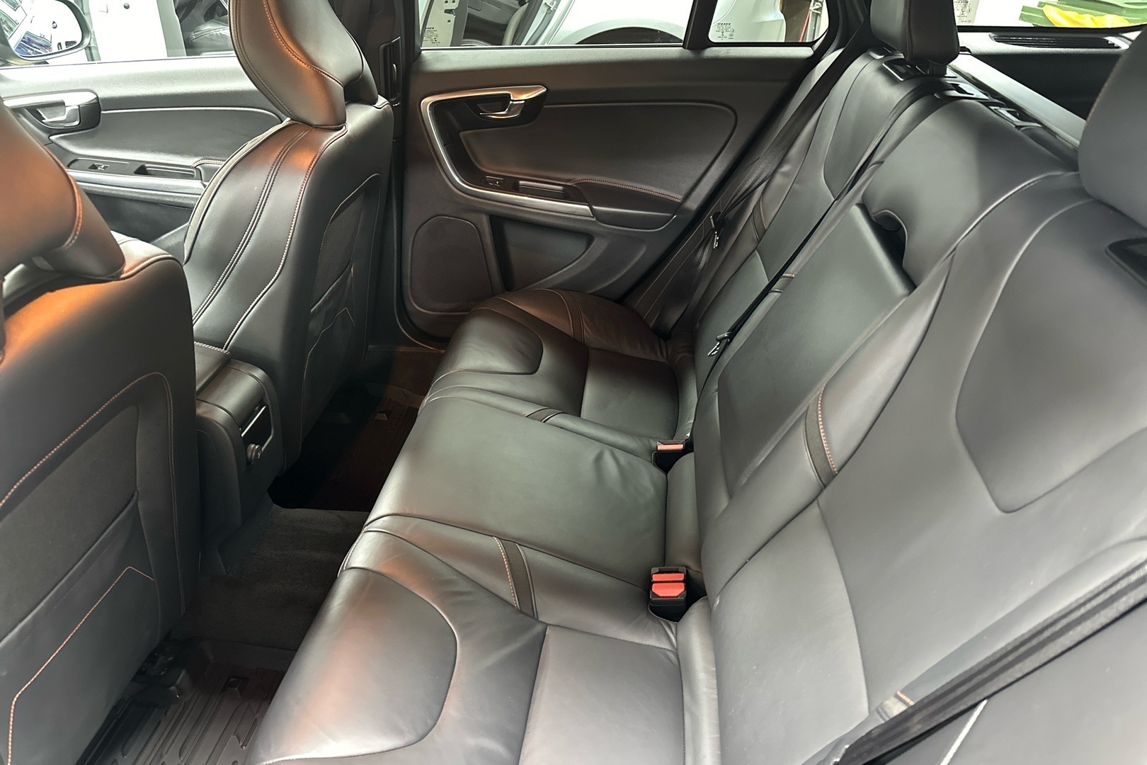 VOLVO V60 2014