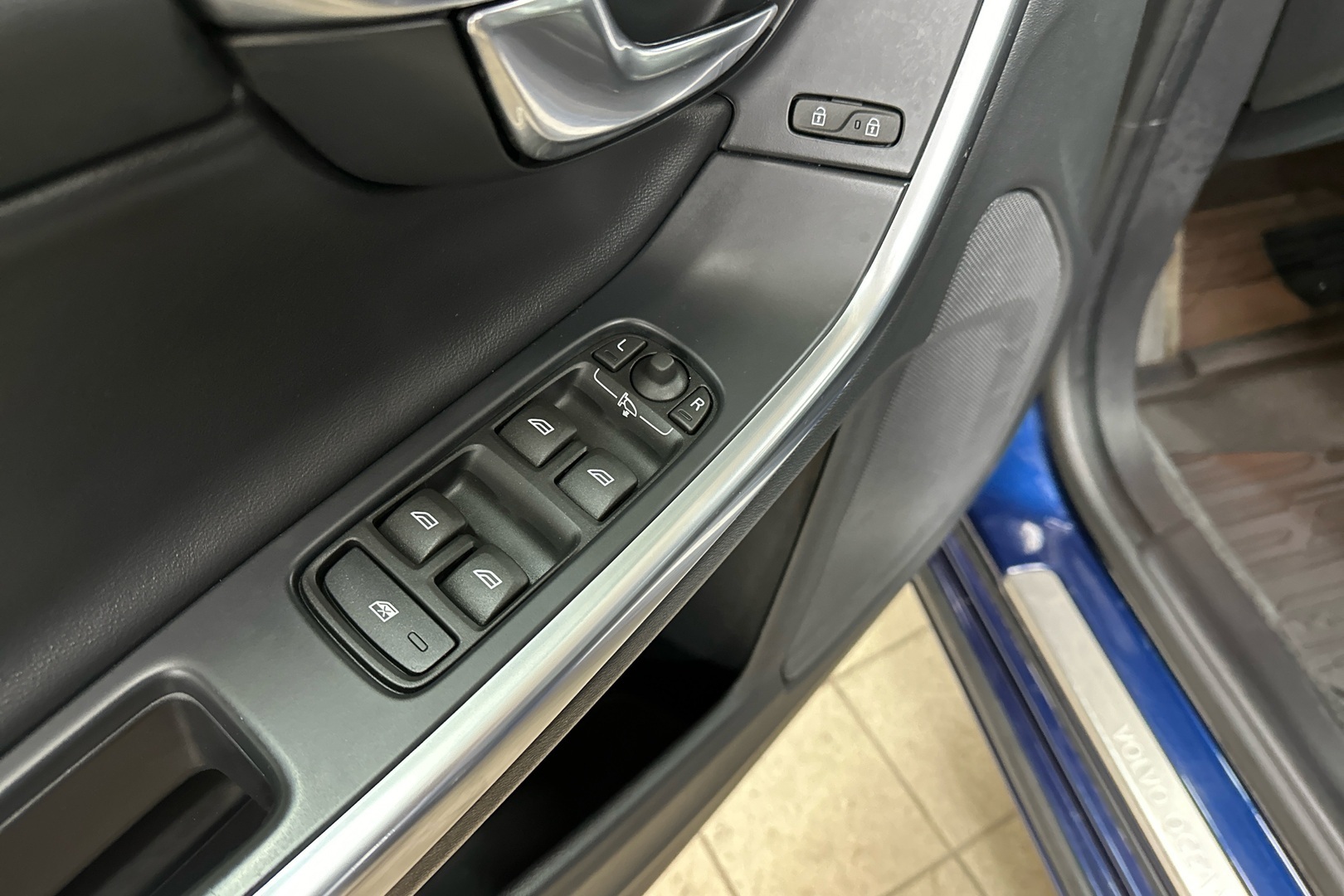 VOLVO V60 2014
