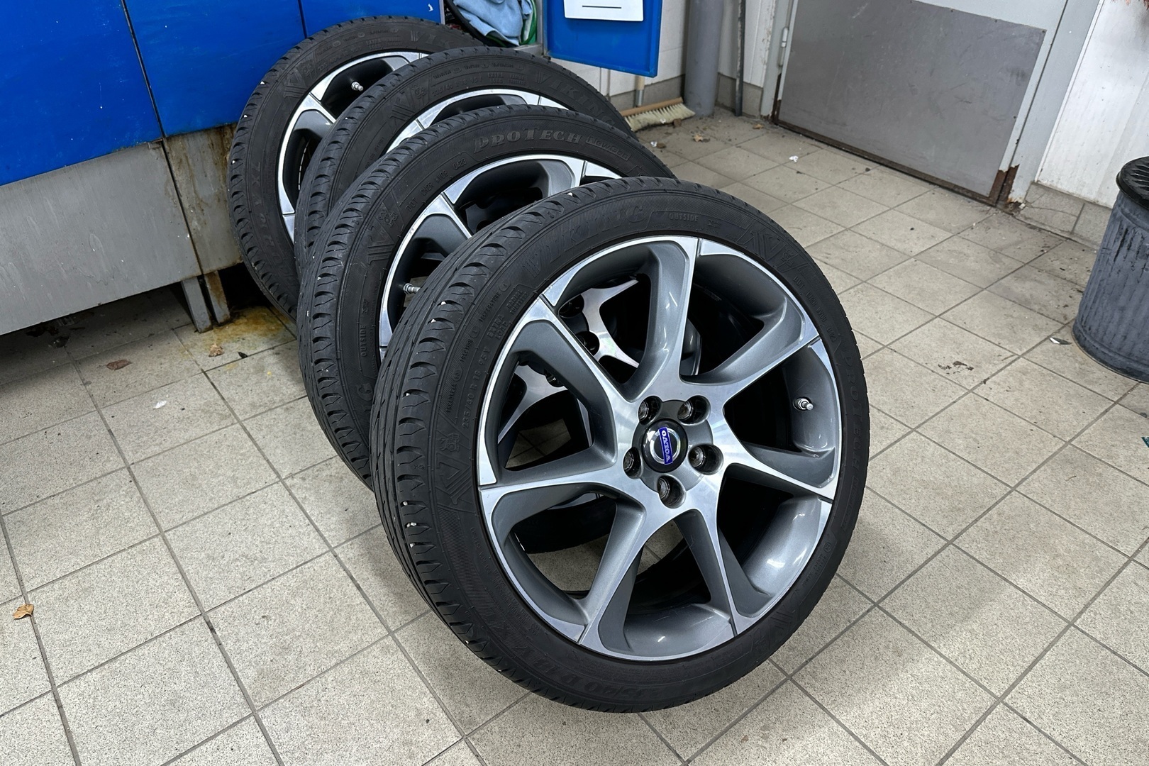 VOLVO V60 2014